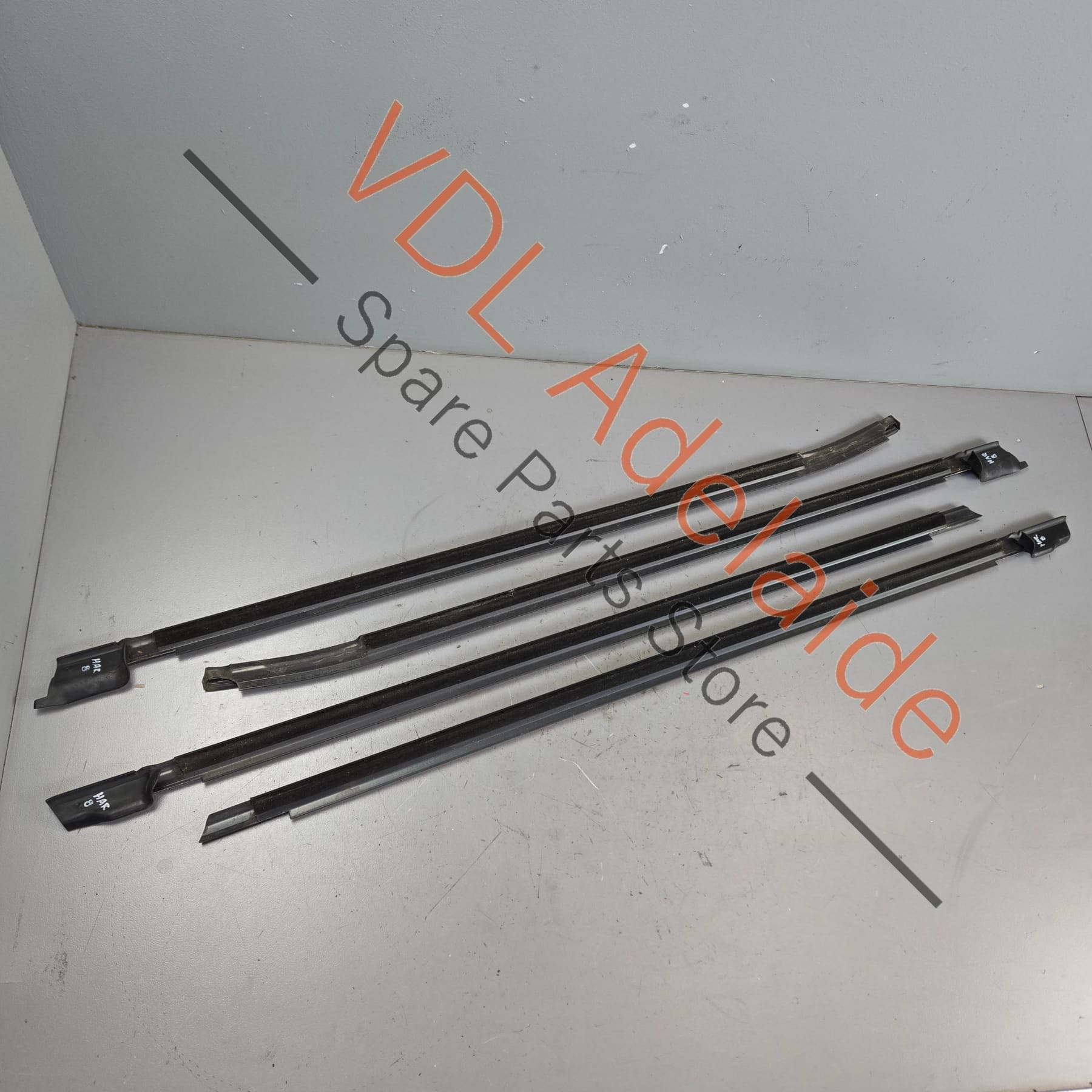 6R4837477 6R4837478 6R6839477 6R6839478 VW Polo MK5 Set of Exterior Window Aperture Seals Strip Mouldings Rubber 6R4837477 6R4837478 6R6839477 6R6839478