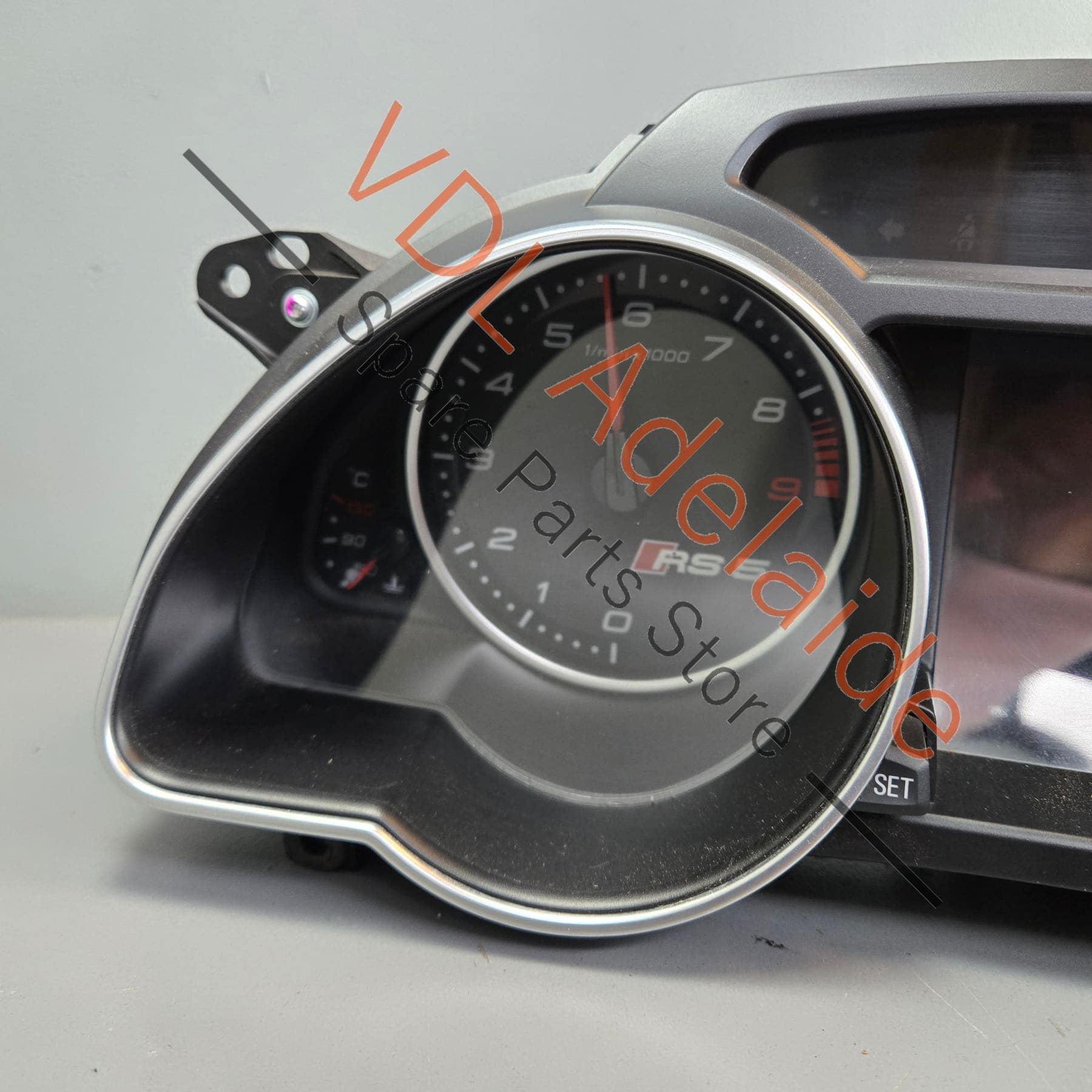 8T0920932E    Audi RS5 Instrument Cluster 320kmh 8T0920932E