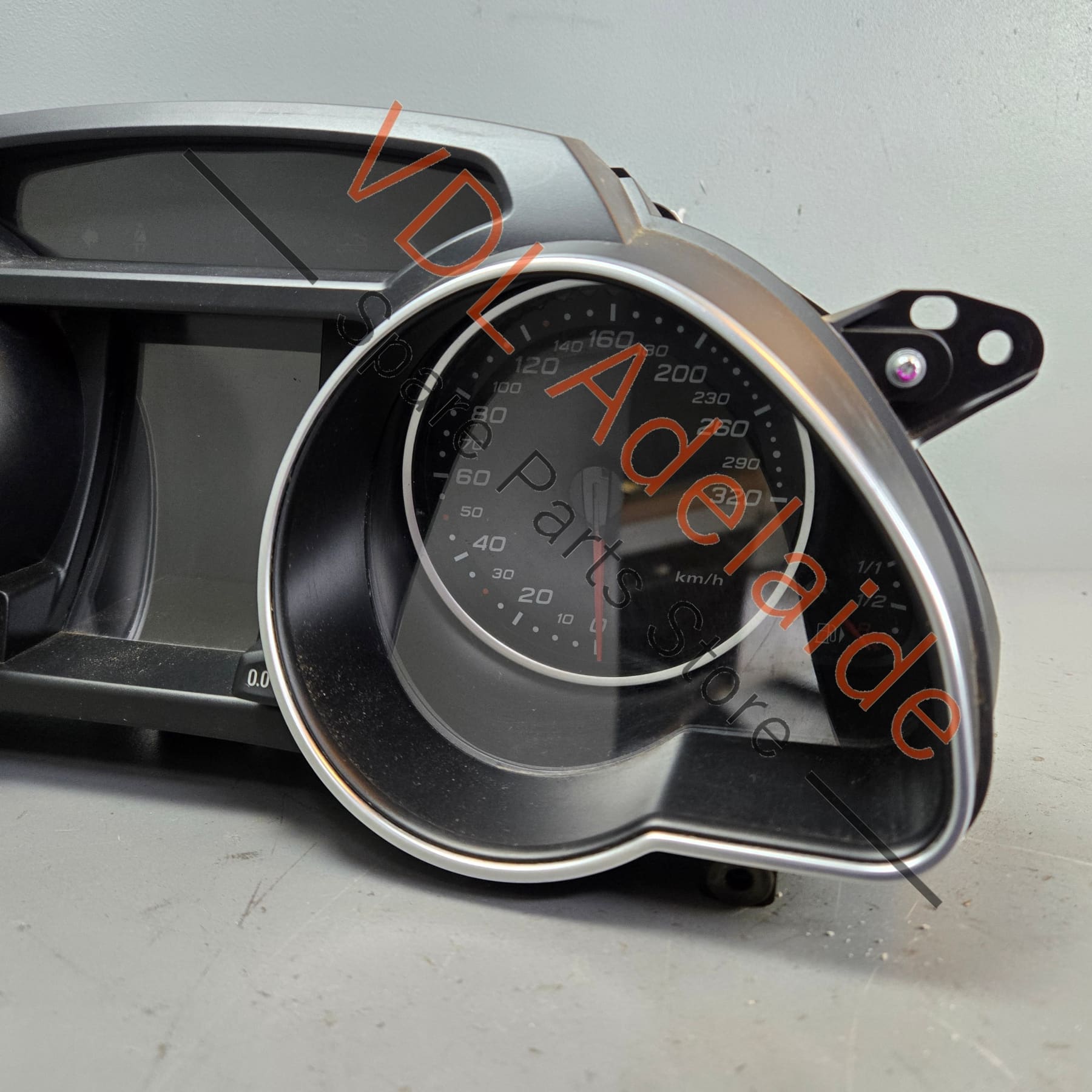 8T0920932E    Audi RS5 Instrument Cluster 320kmh 8T0920932E