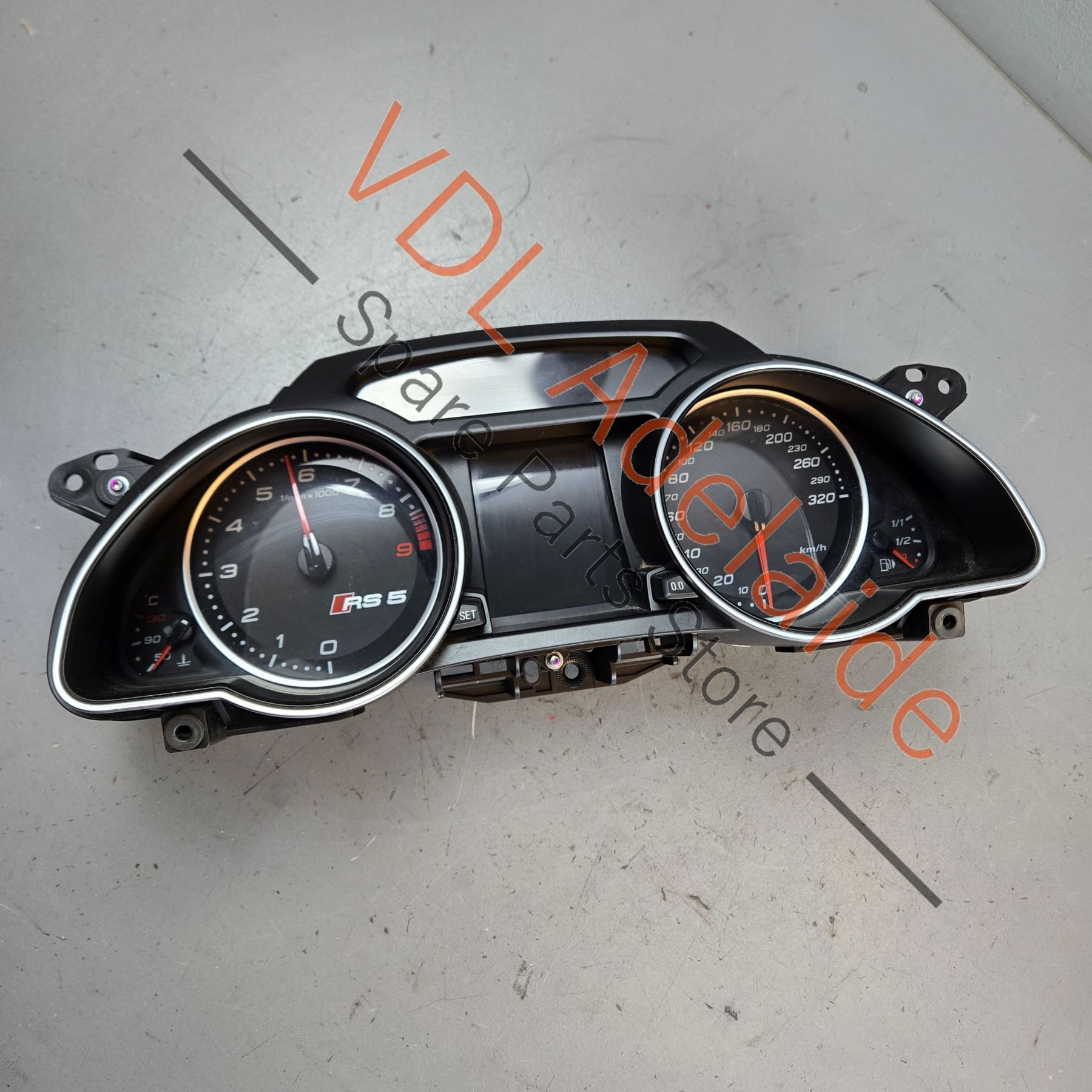 8T0920932E    Audi RS5 Instrument Cluster 320kmh 8T0920932E