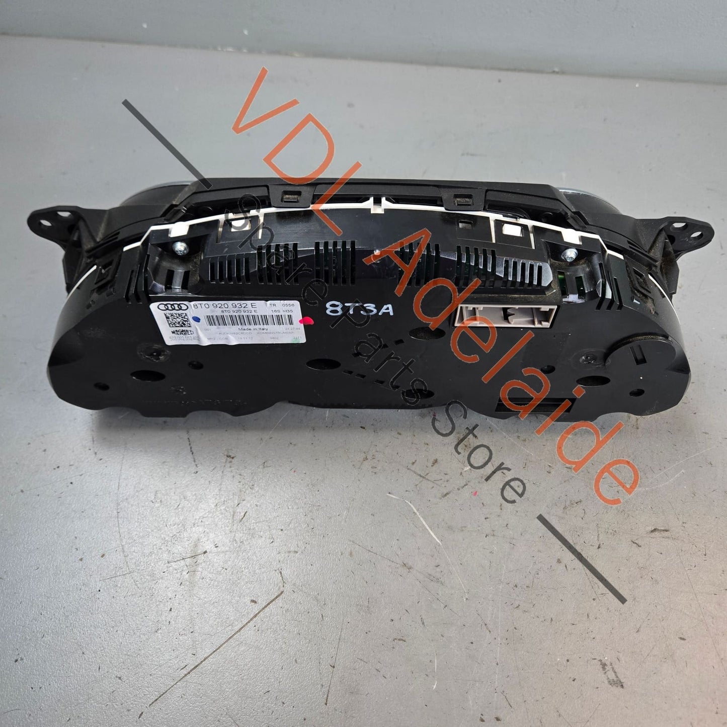 8T0920932E    Audi RS5 Instrument Cluster 320kmh 8T0920932E