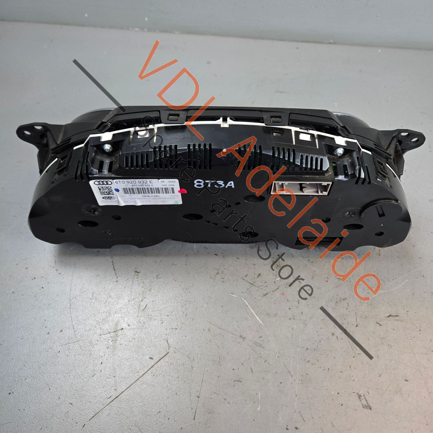 8T0920932E    Audi RS5 Instrument Cluster 320kmh 8T0920932E