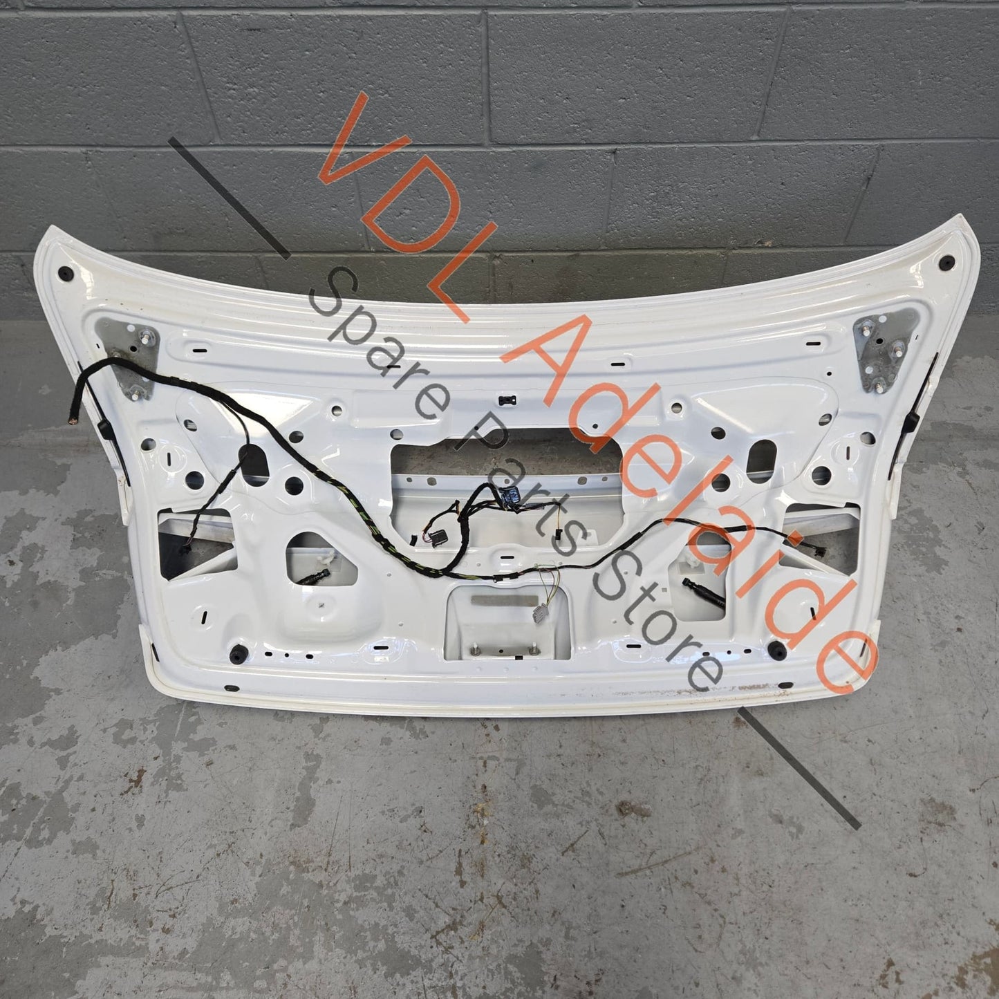 8T0827023AR    Audi RS5 Boot Trunk Panel Lid 8T0827023AR