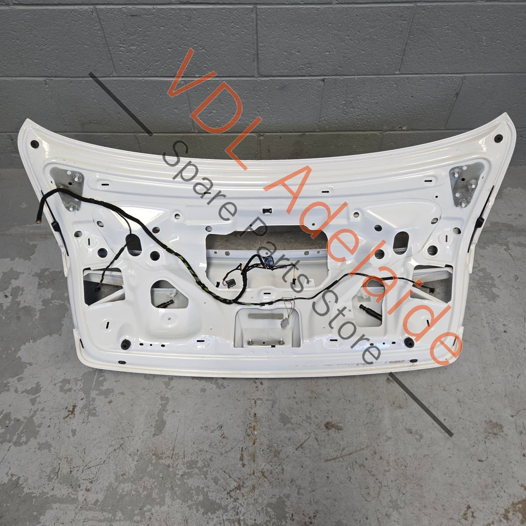 8T0827023AR    Audi RS5 Boot Trunk Panel Lid 8T0827023AR