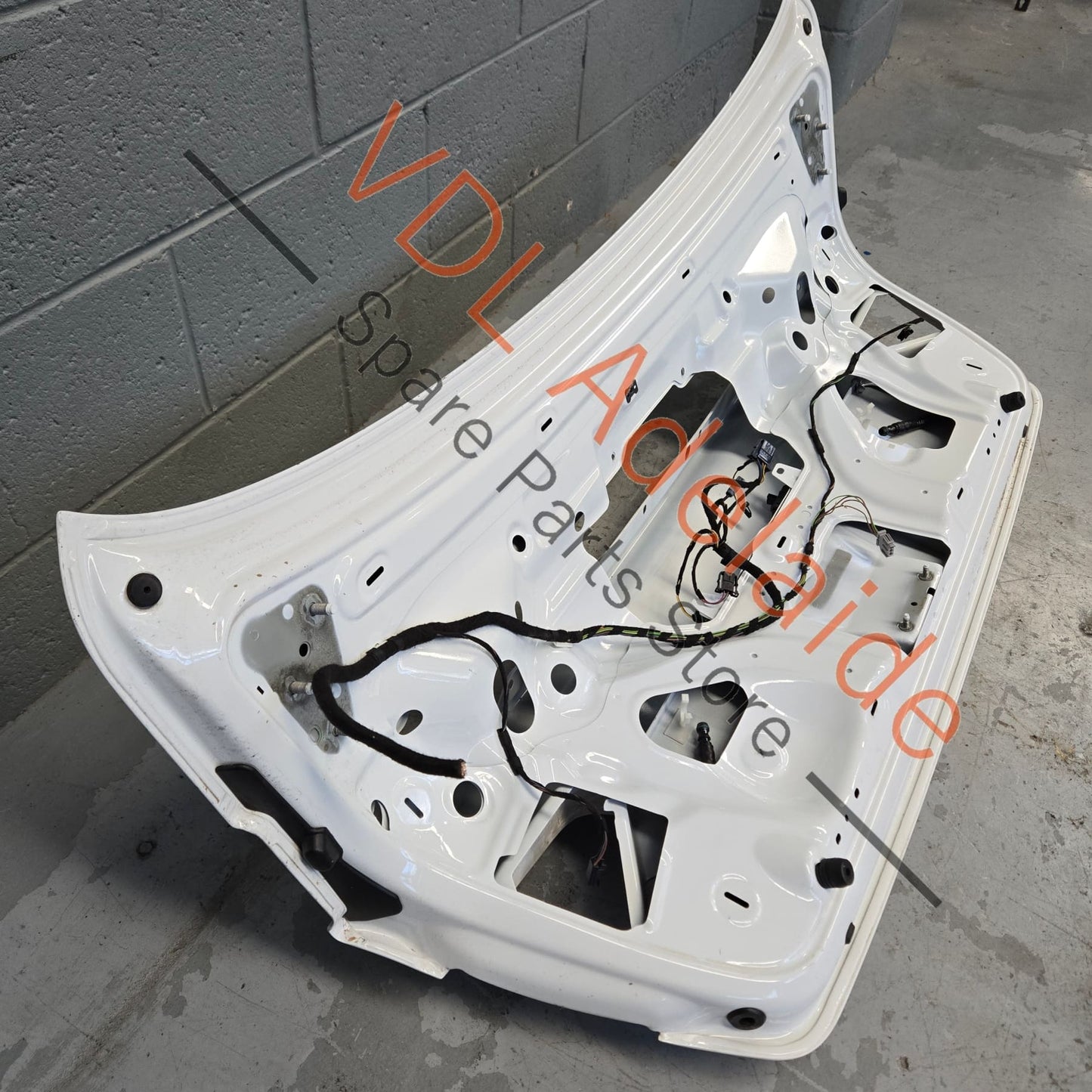 8T0827023AR    Audi RS5 Boot Trunk Panel Lid 8T0827023AR