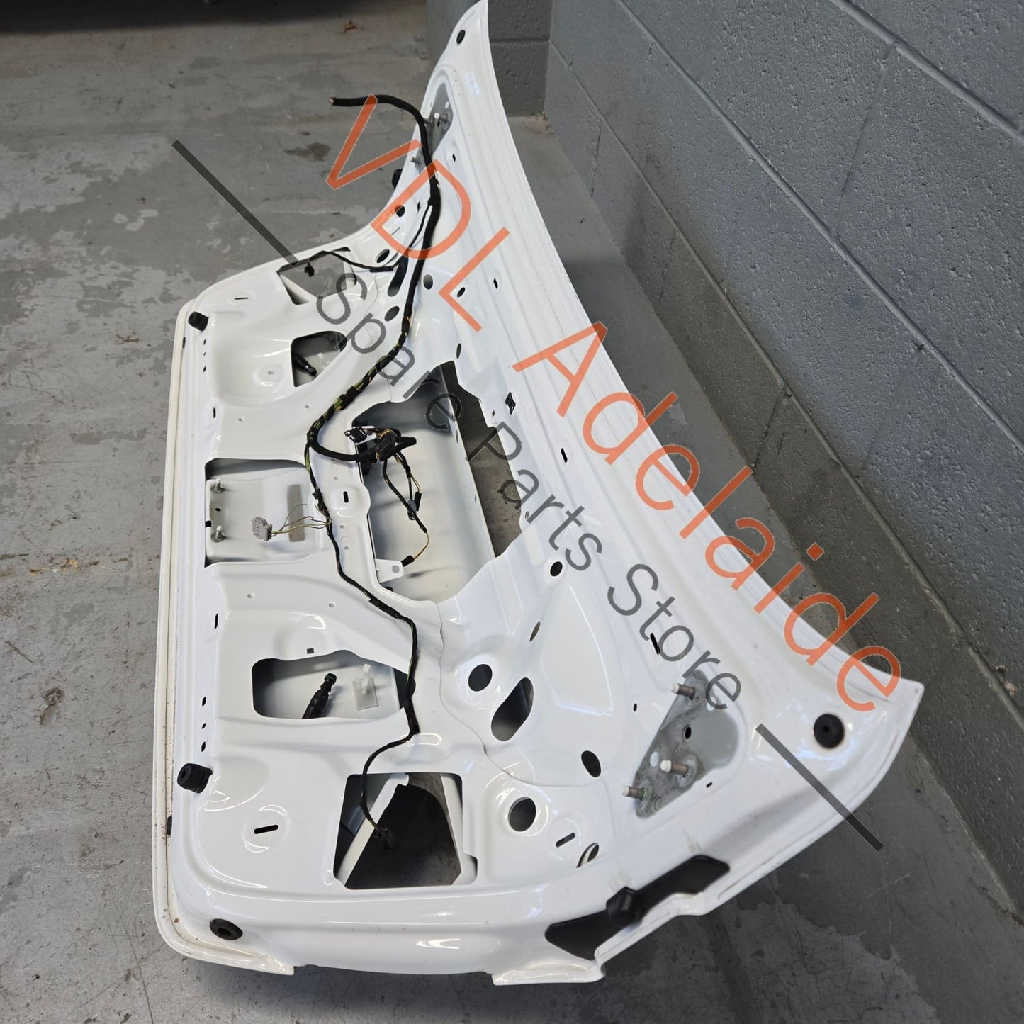 8T0827023AR    Audi RS5 Boot Trunk Panel Lid 8T0827023AR