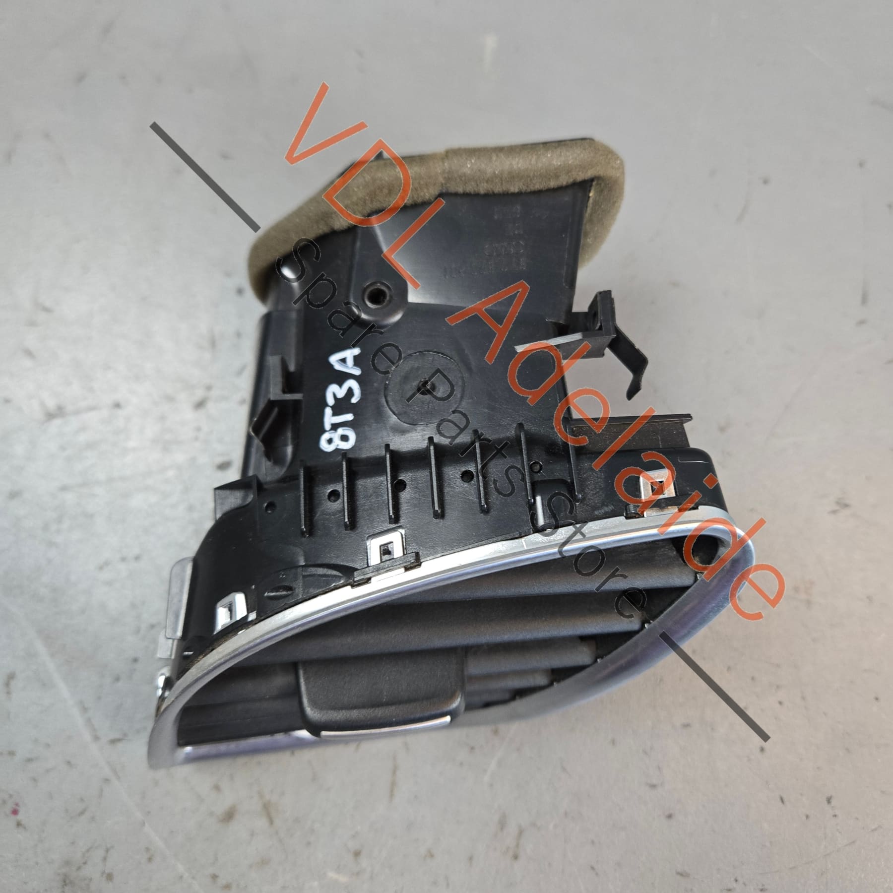 8T2820901G    Audi RS5 Left Passenger Dash Air AC Vent 8T2820901G