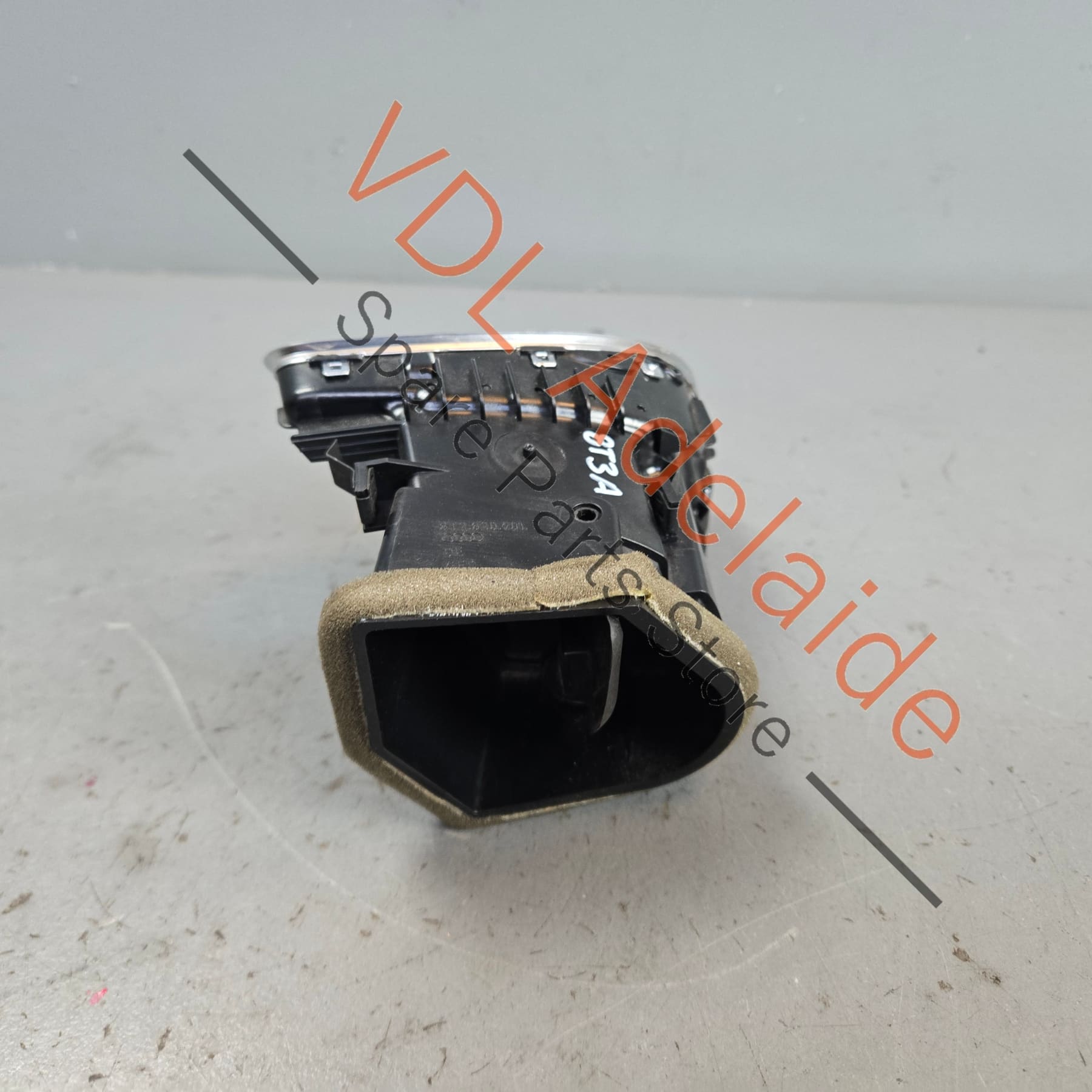 8T2820901G    Audi RS5 Left Passenger Dash Air AC Vent 8T2820901G