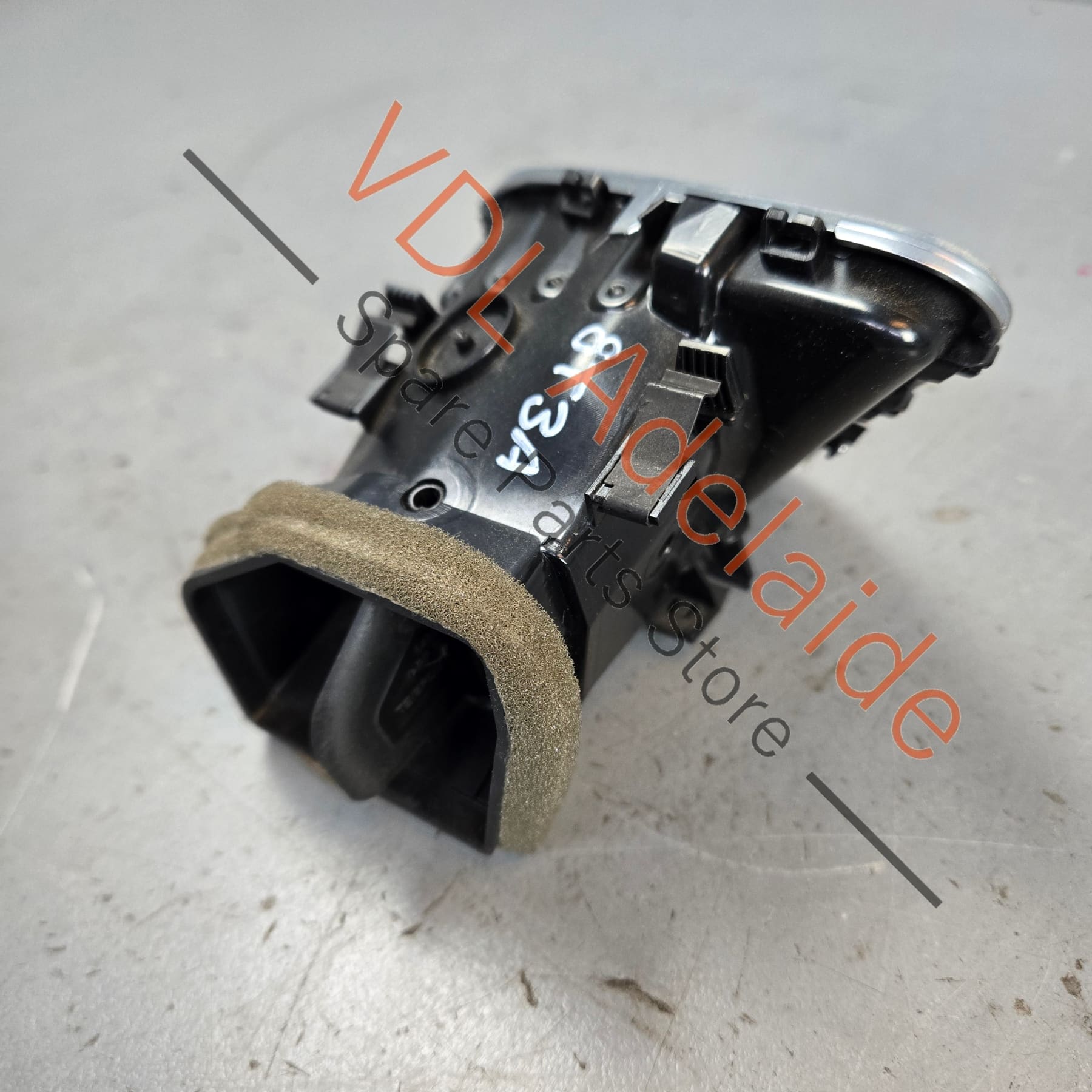8T2820902J    Audi RS5 Right Passenger Dash Air AC Vent 8T2820902J