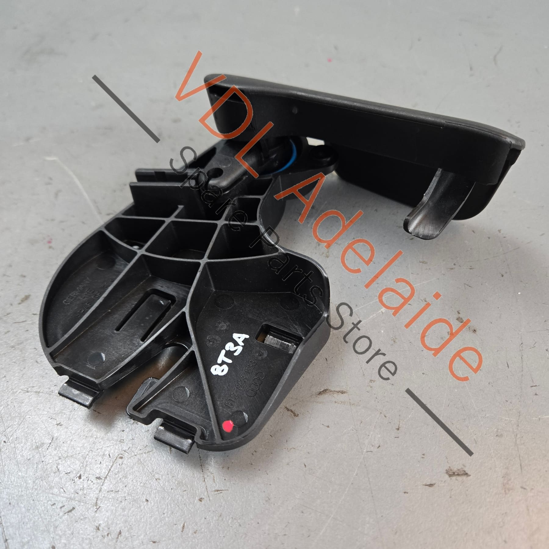 8T2823633 8T2823533   Audi A4 A5 RS5 Bonnet Release Lever Handle Pull 8T2823633 8T2823533