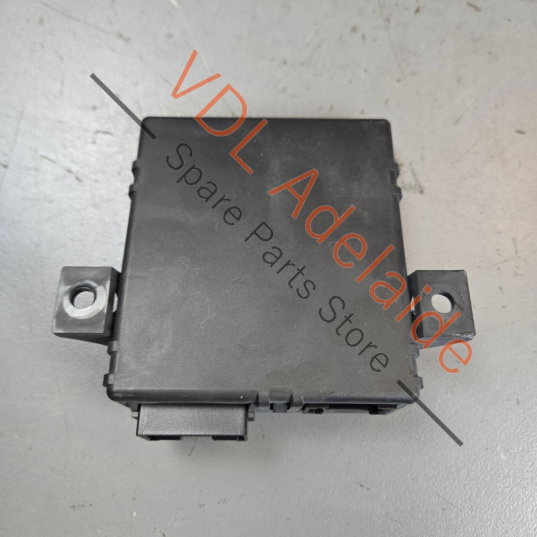8R0907468P    Audi A5 S5 RS5 Diagnosis Interface for Data Bus Gateway Module 8R0907468P