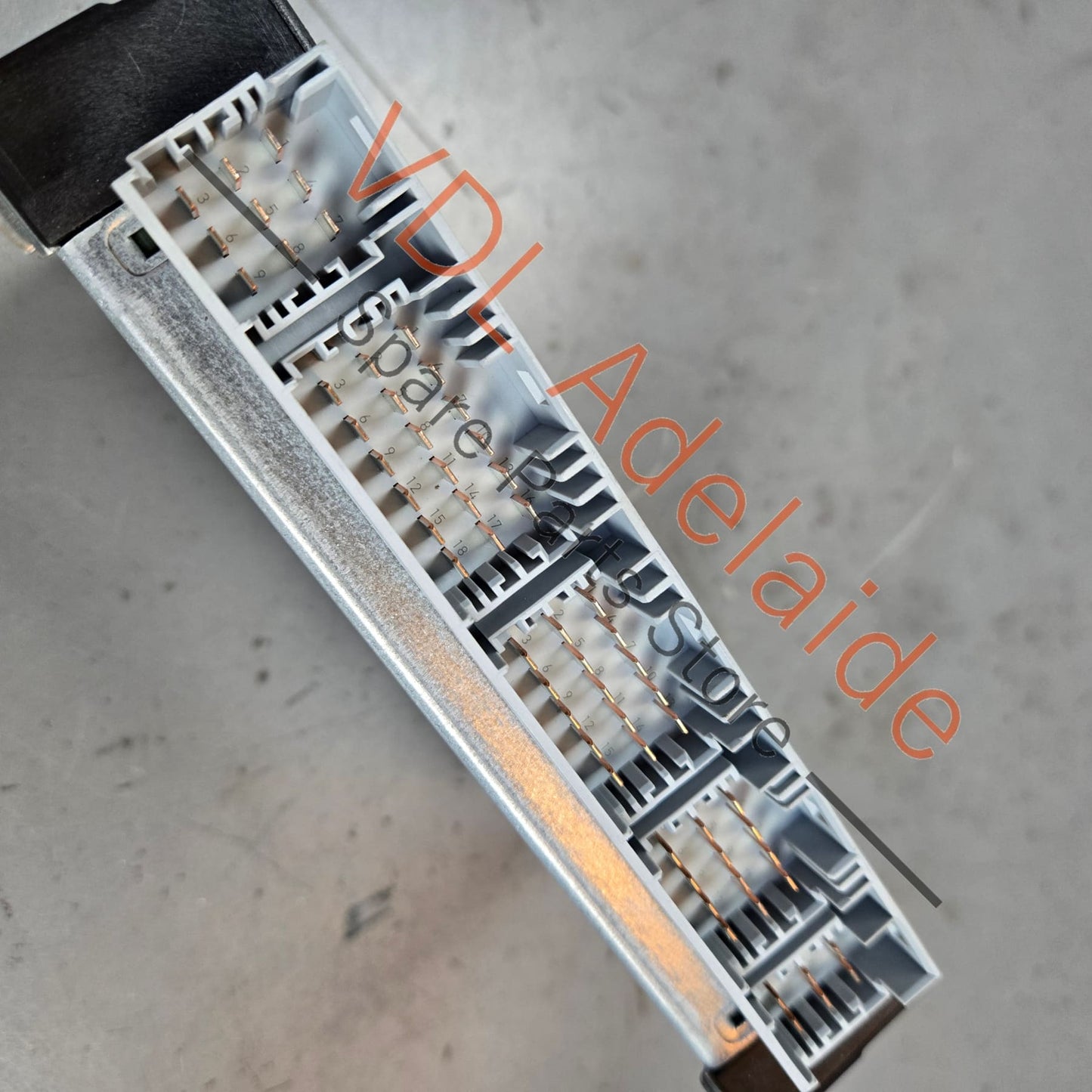 8T0907376    Audi RS5 Adaptive Suspension Controller Control Unit Module 8T0907376