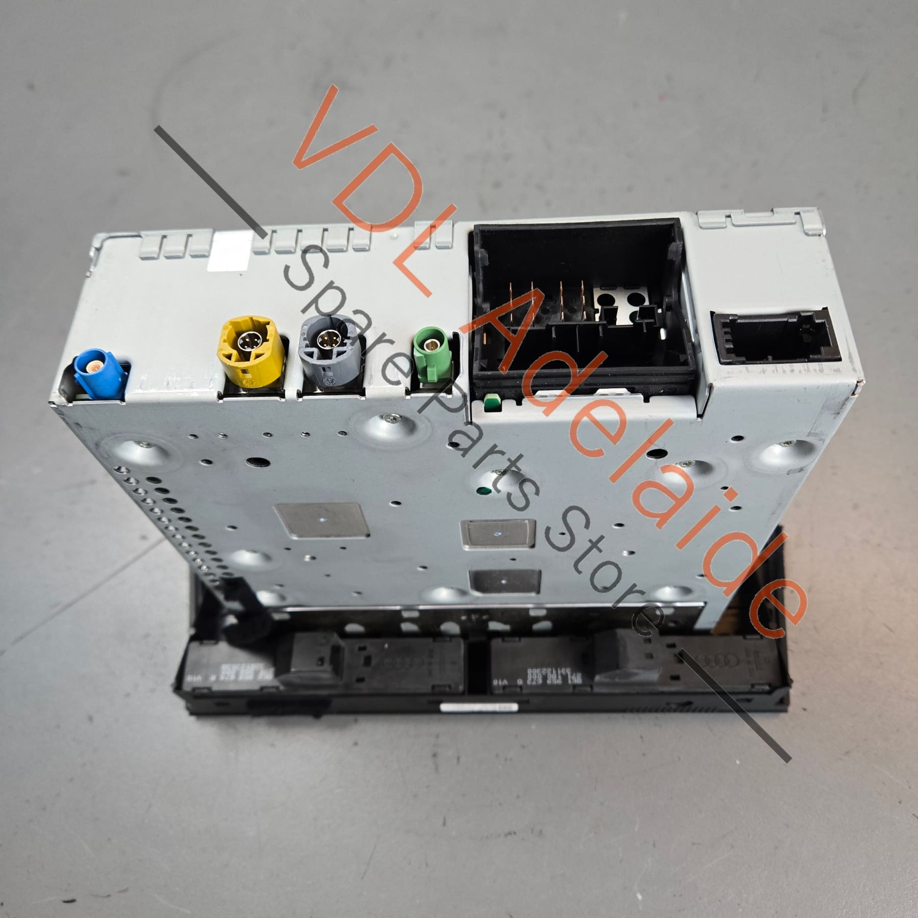 8R2035754B    Audi RS5 MMI3g Navigation Radio Unit Tuner Harman Becker 8R2035754B
