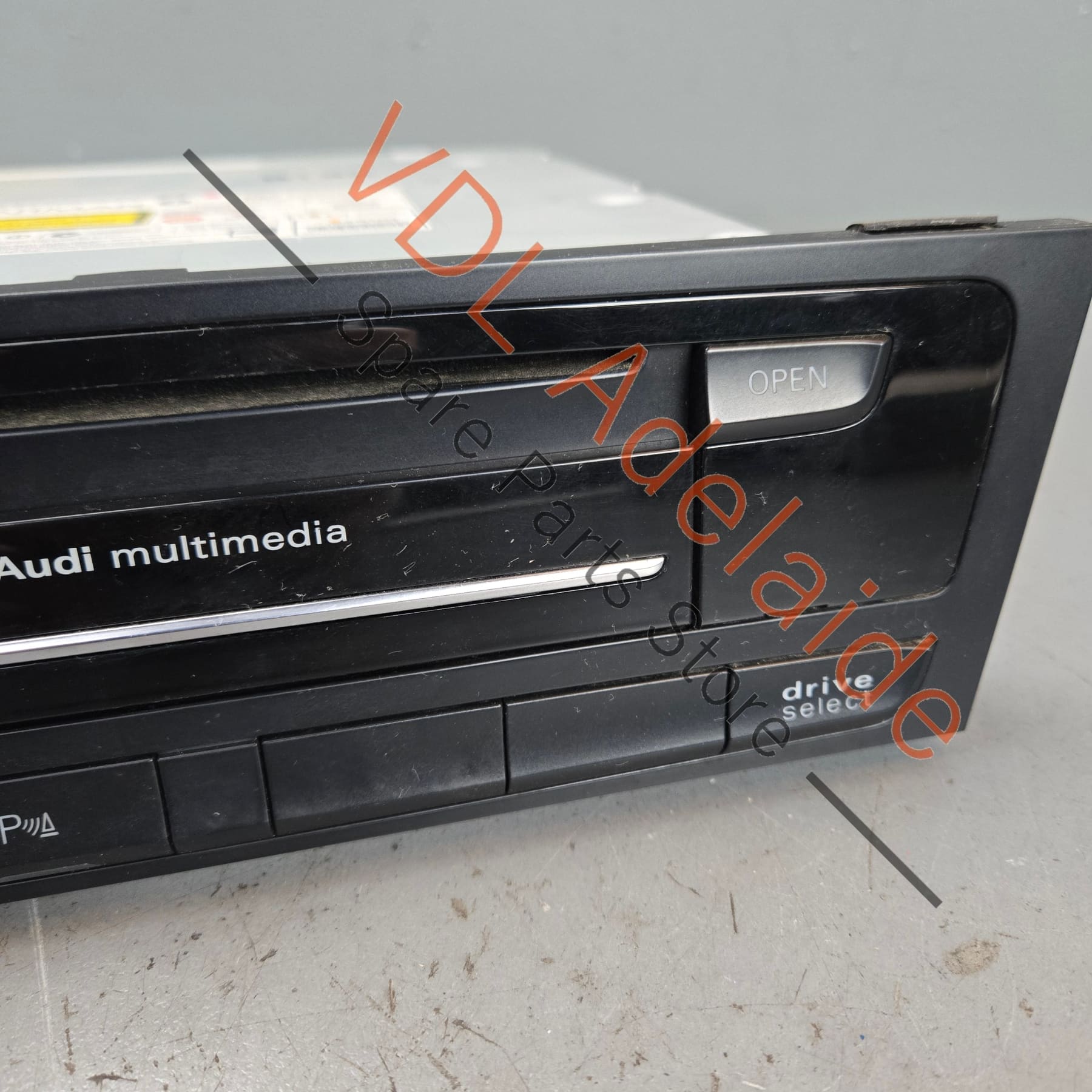 8R2035754B    Audi RS5 MMI3g Navigation Radio Unit Tuner Harman Becker 8R2035754B