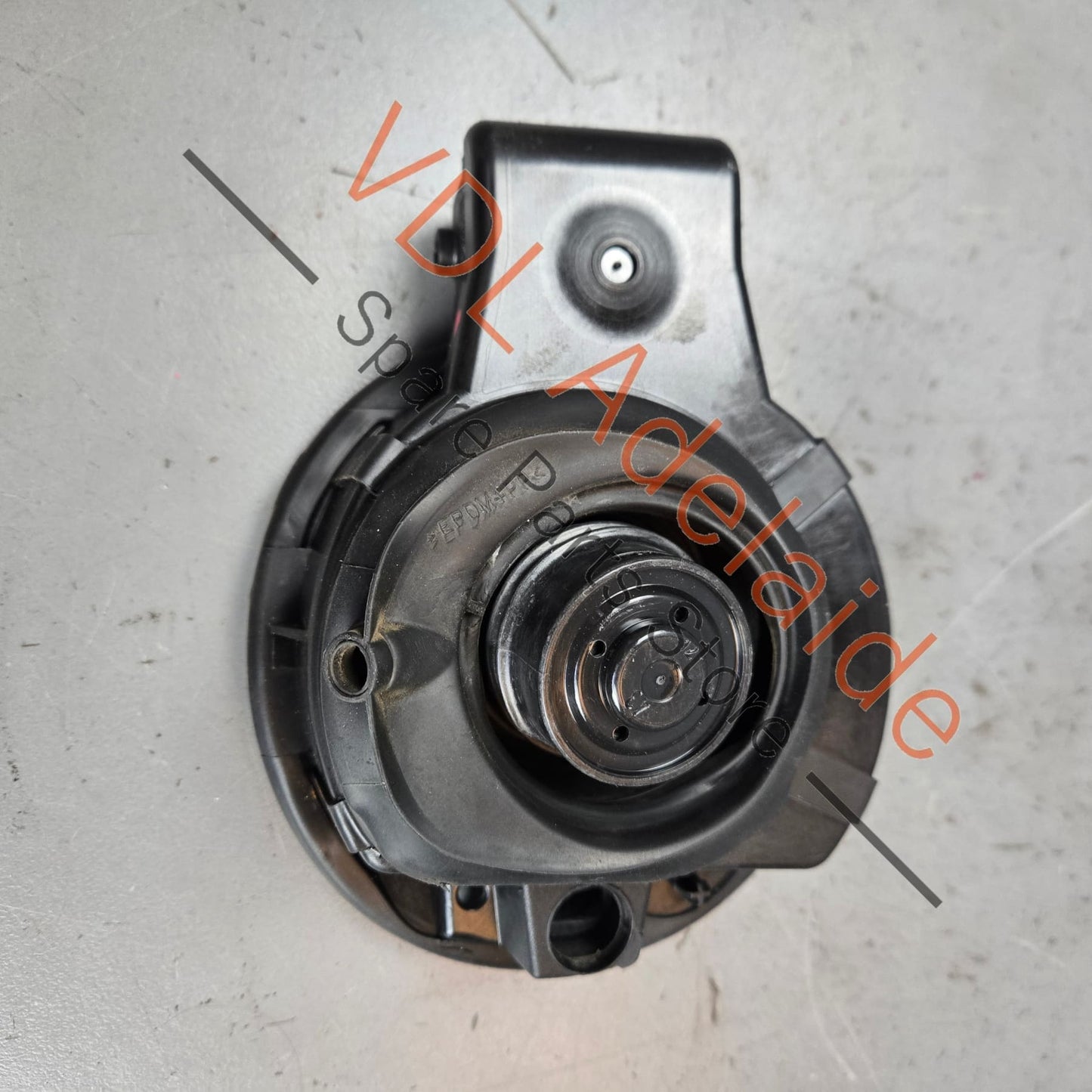 8T0809907C 8T0809999E   Audi RS5 Fuel Filler Cap Lid Door 8T0809907C 8T0809999E