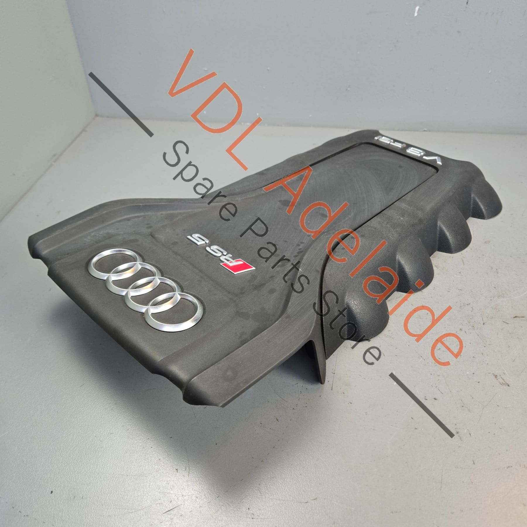 8T0103926B    Audi RS5 4.2 Engine Cover Trim 8T0103926B CFSA
