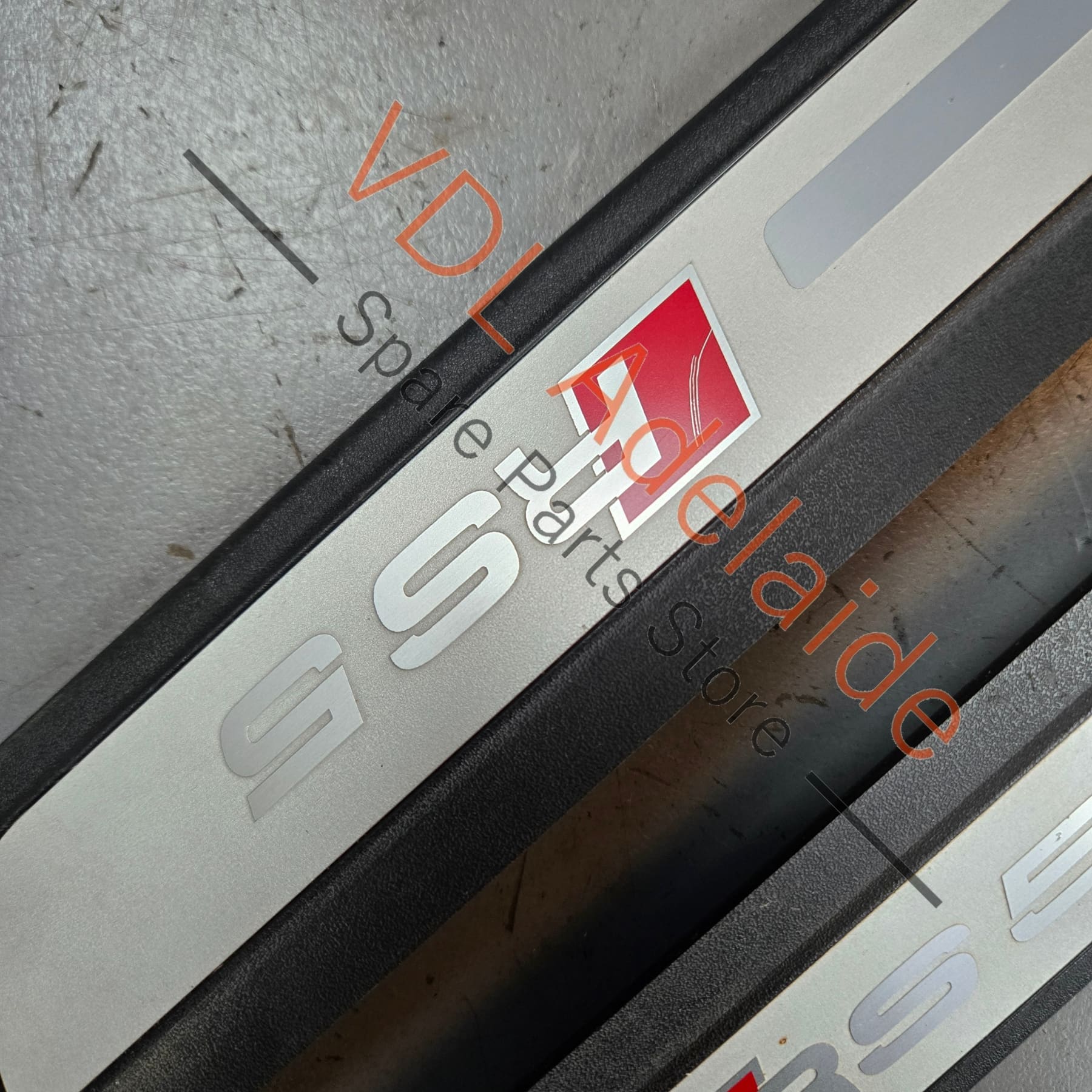 8T0853373M01C 8T0853374M01C   Audi RS5 Door Sill Trim Strip Scuff Plates 8T853373M 8T853374M Left & Right