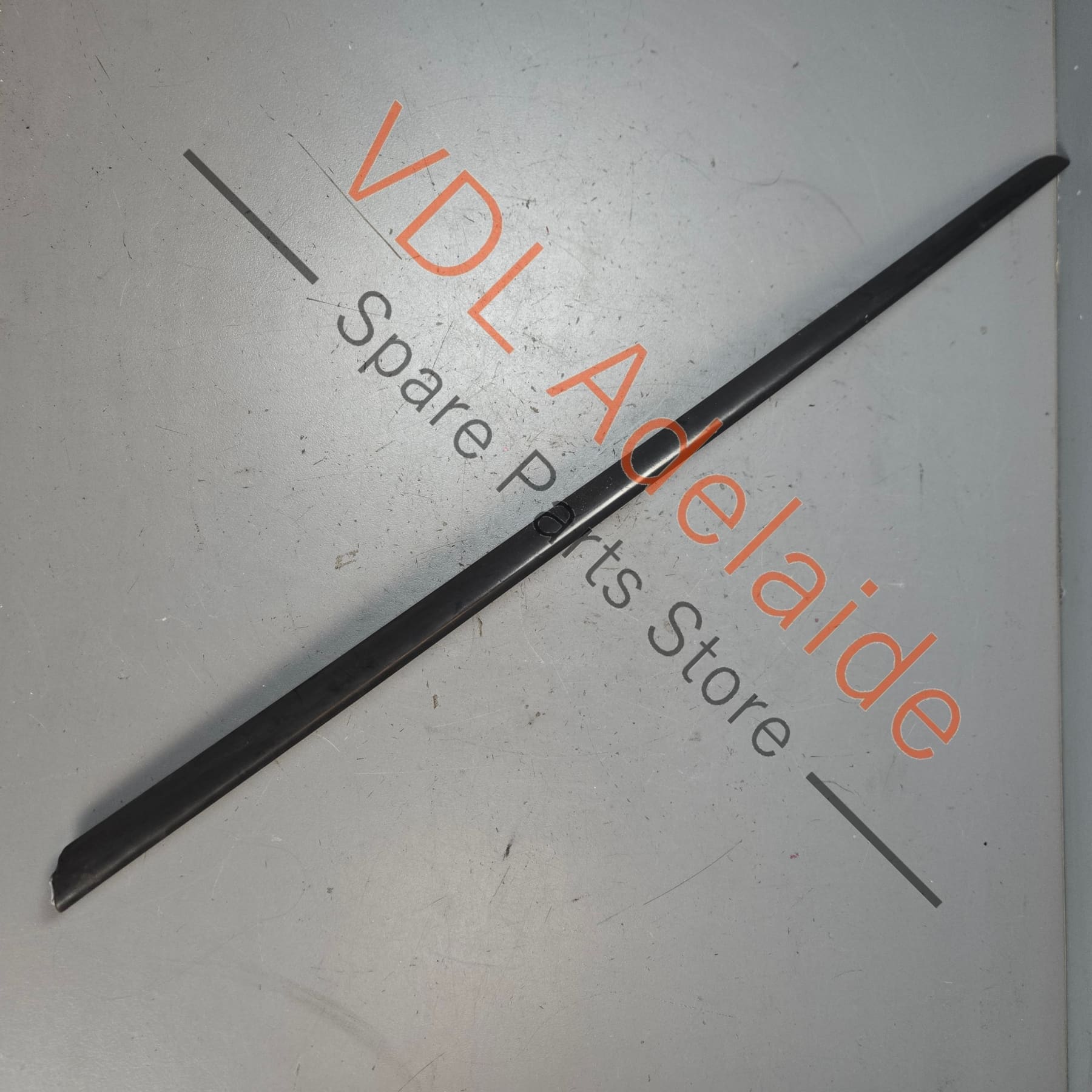 8T0854328A    Audi A5 S5 RS5 Front Windscreen Deflector Strip Trim 8T0854328A RHS Right