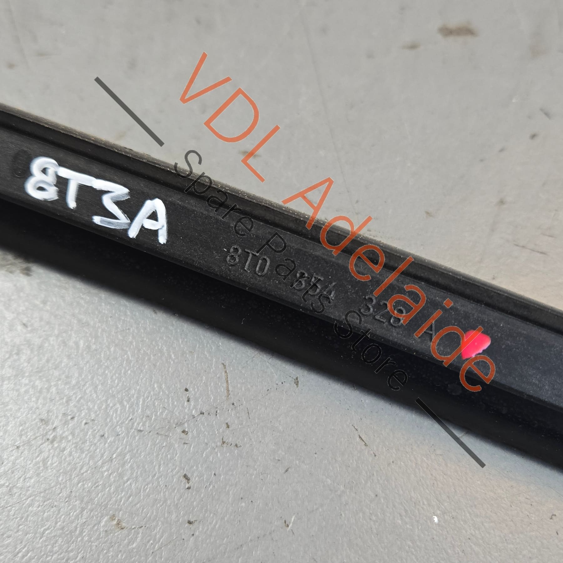 8T0854328A    Audi A5 S5 RS5 Front Windscreen Deflector Strip Trim 8T0854328A RHS Right