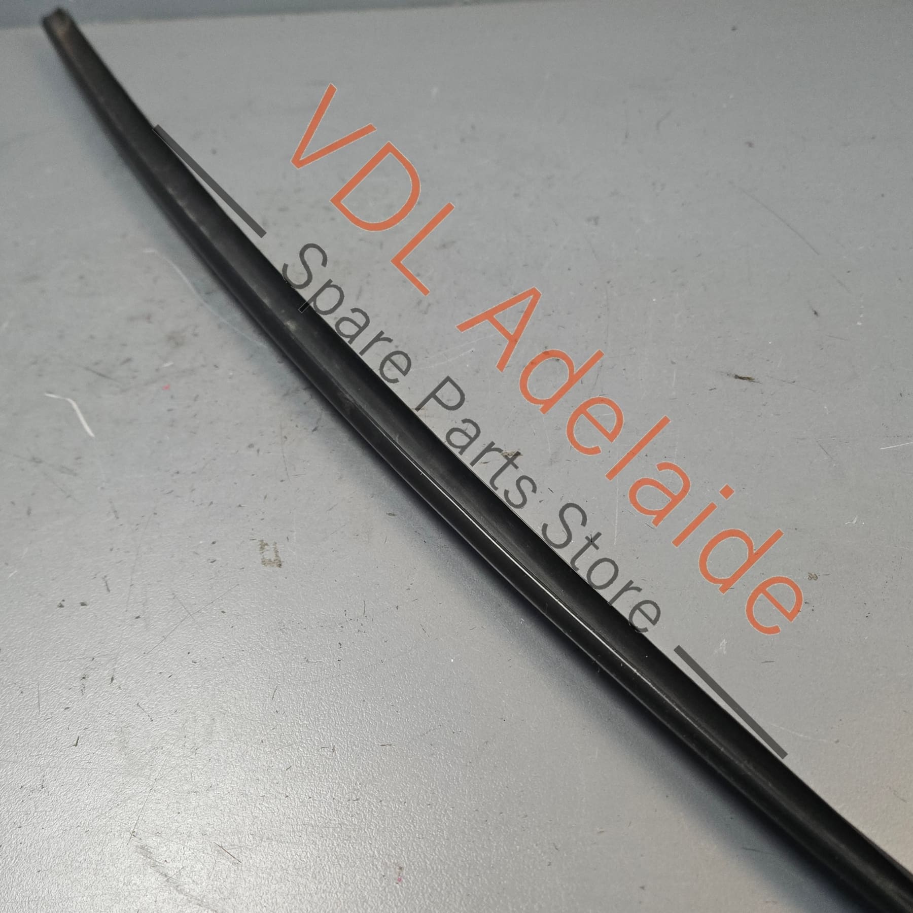 8T0854327A    Audi A5 S5 RS5 Front Windscreen Deflector Strip Trim 8T0854327A LHS Left