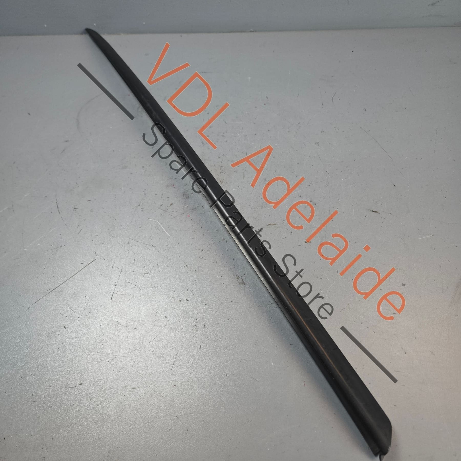 8T0854327A    Audi A5 S5 RS5 Front Windscreen Deflector Strip Trim 8T0854327A LHS Left