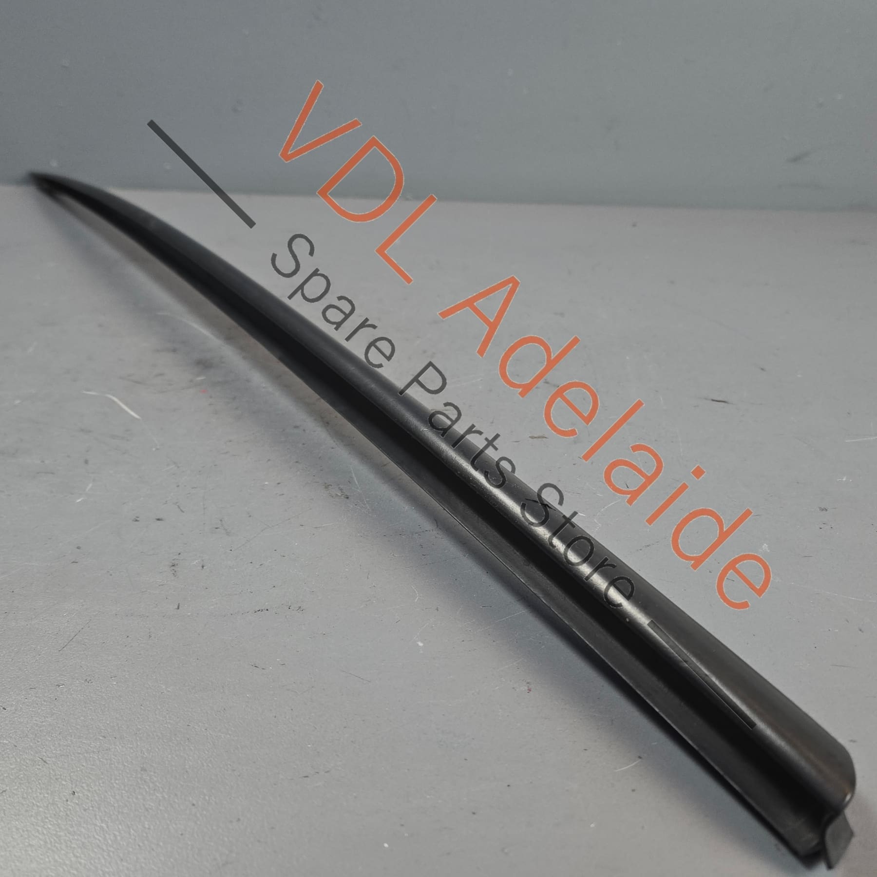 8T0854327A    Audi A5 S5 RS5 Front Windscreen Deflector Strip Trim 8T0854327A LHS Left
