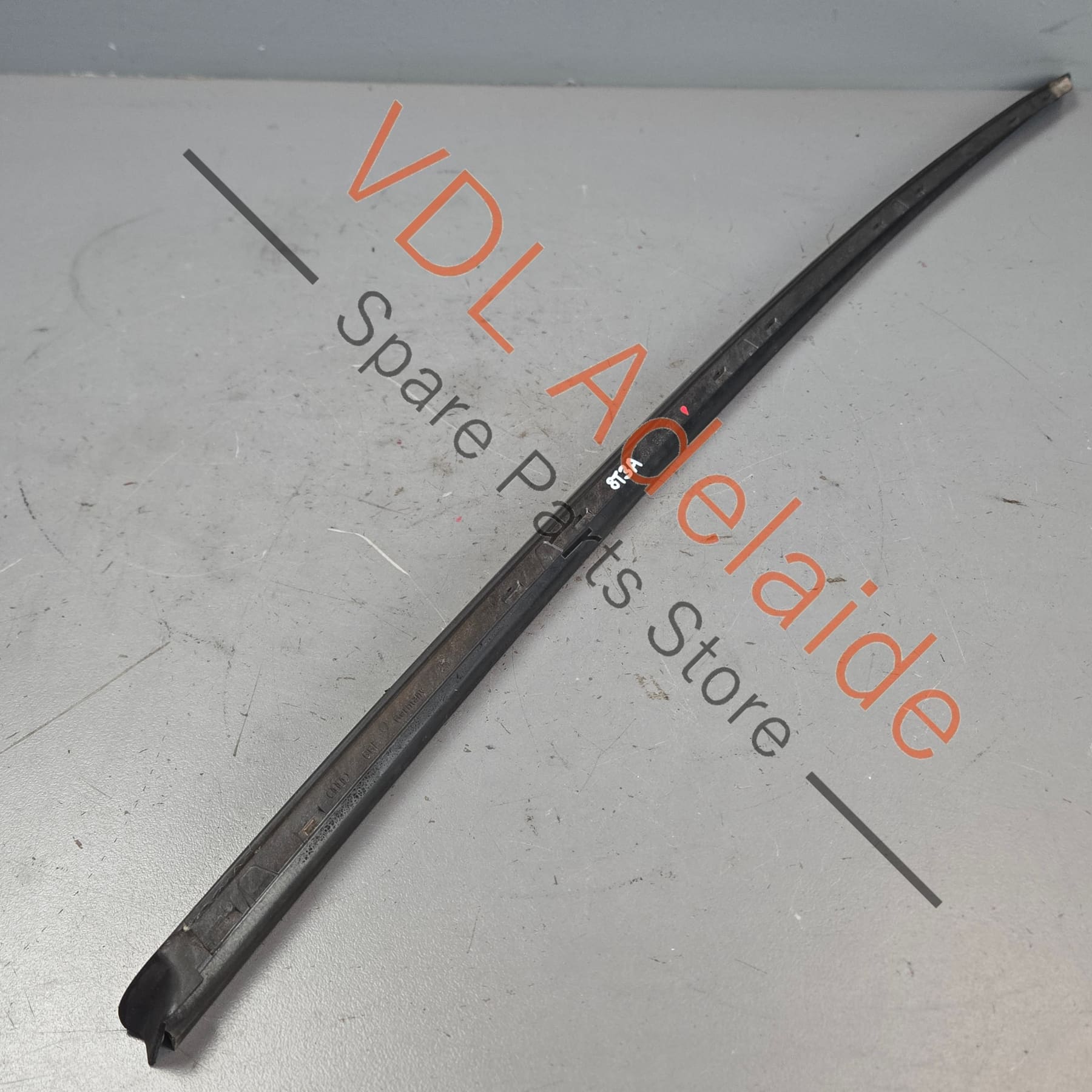 8T0854327A    Audi A5 S5 RS5 Front Windscreen Deflector Strip Trim 8T0854327A LHS Left