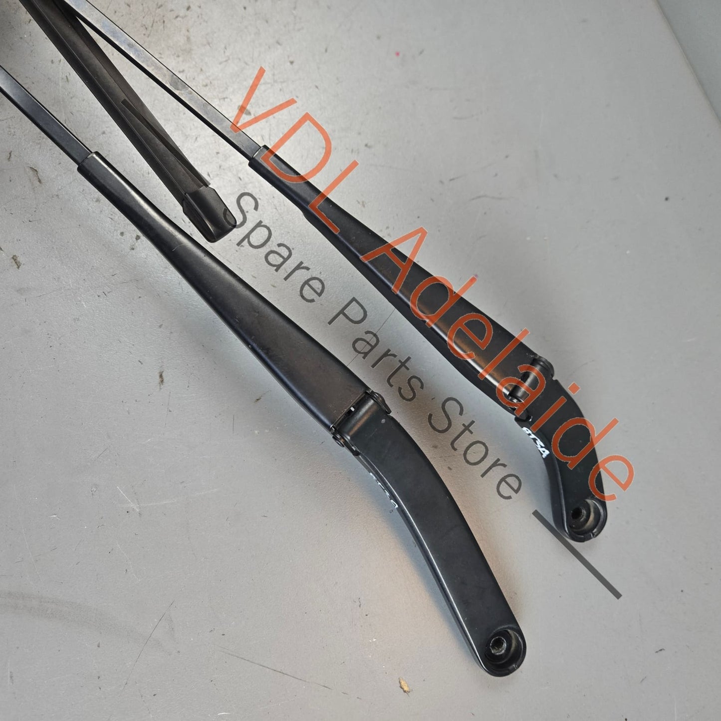 8K2955425A 8K2955426A   Audi A5 S5 RS5 Windscreen Wiper Arm Set Left & Right 8K2955425A 8K2955426A