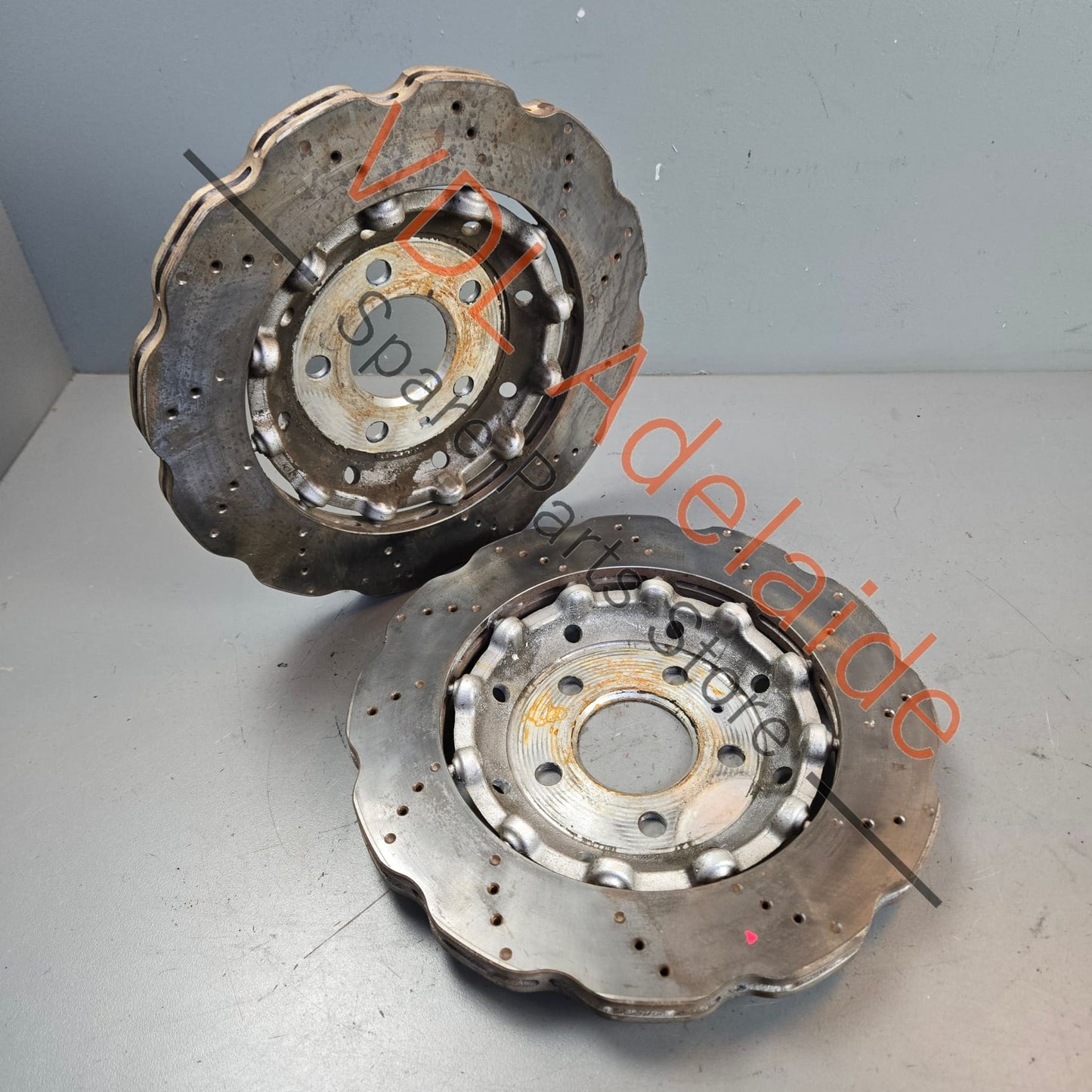 ARX48221 8T0615601A   Audi R8 RS4 RS5 Rear Brake Disc Rotors Pair with Hats 8T0615601A 330 x 22 ARX48221 Wavey