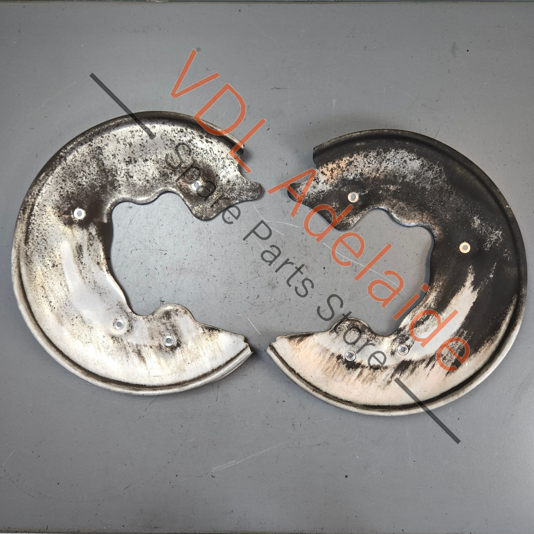 8K0615612A 8K0615611A   Audi RS5 Rear Brake Rotor Dust Covers 8K0615612A 8K0615611A