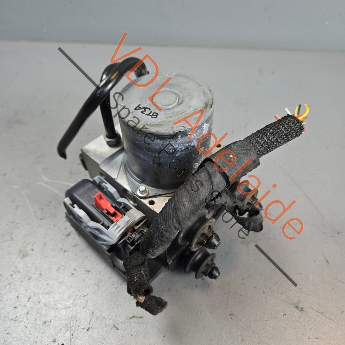 8T0614517J 8T0907379F 8T0614517H  Audi RS5 ABS Brake Pump Module 8T0614517J 8T0907379F 8T0614517H