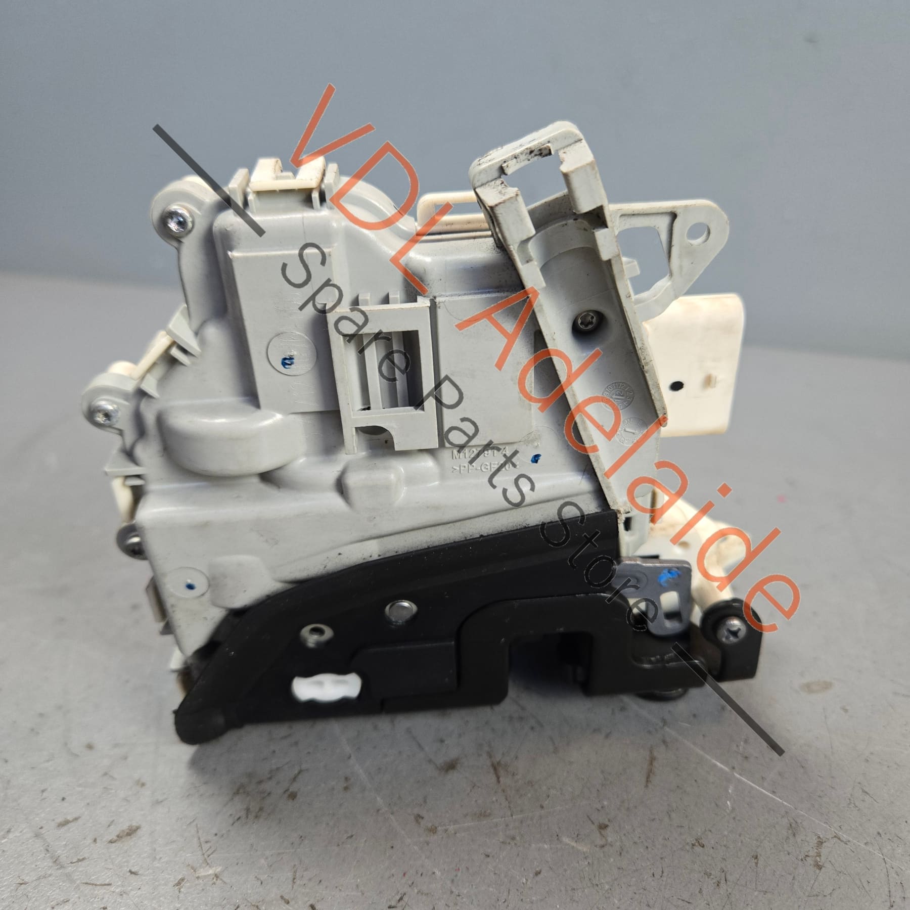 8J2837015E 8J2837015C   Audi A5 RS5 Left Side Door Lock Module 8J2837015C