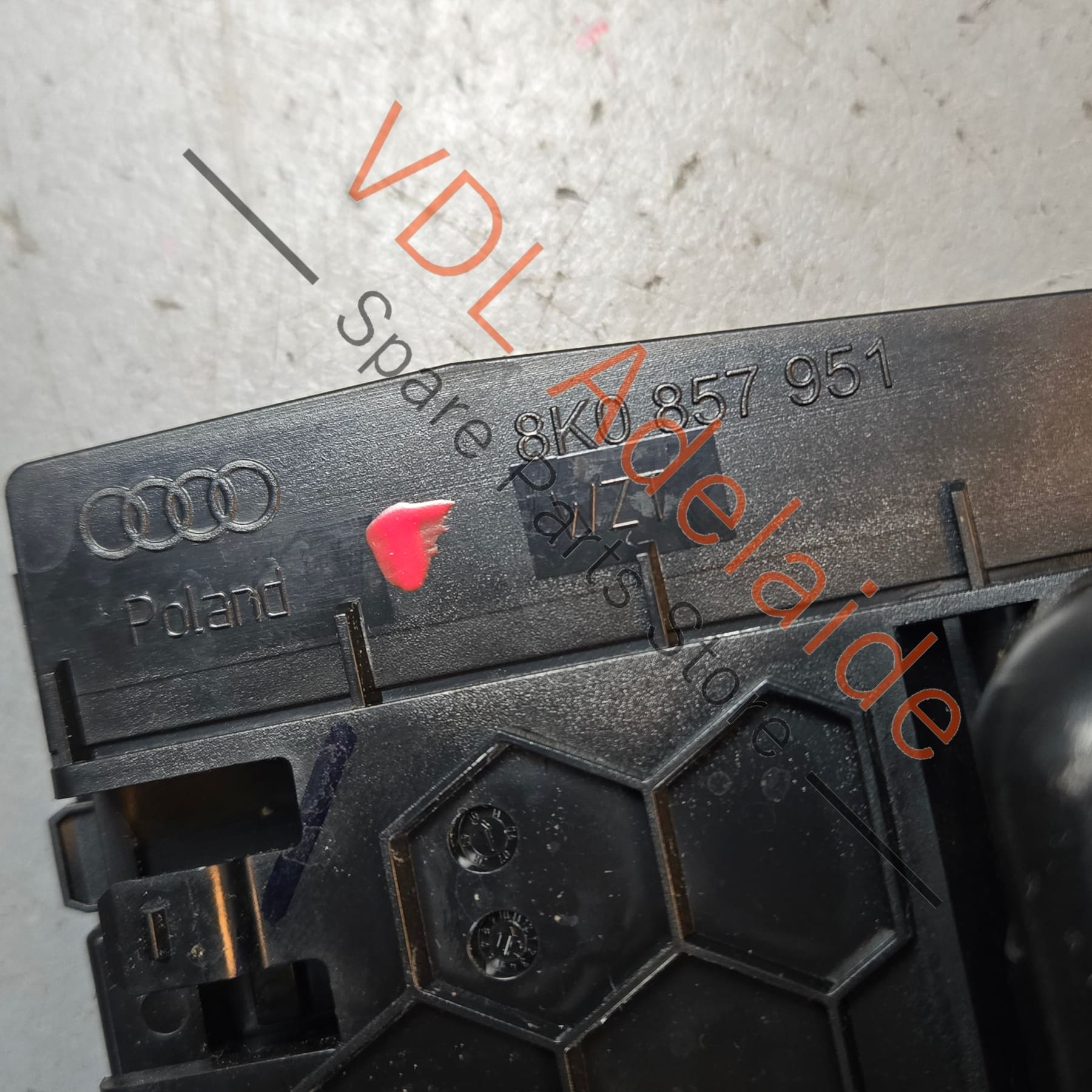 8K0857951CV10    Audi RS5 Centre Console Ashtray Compartment 8K0857951C V10