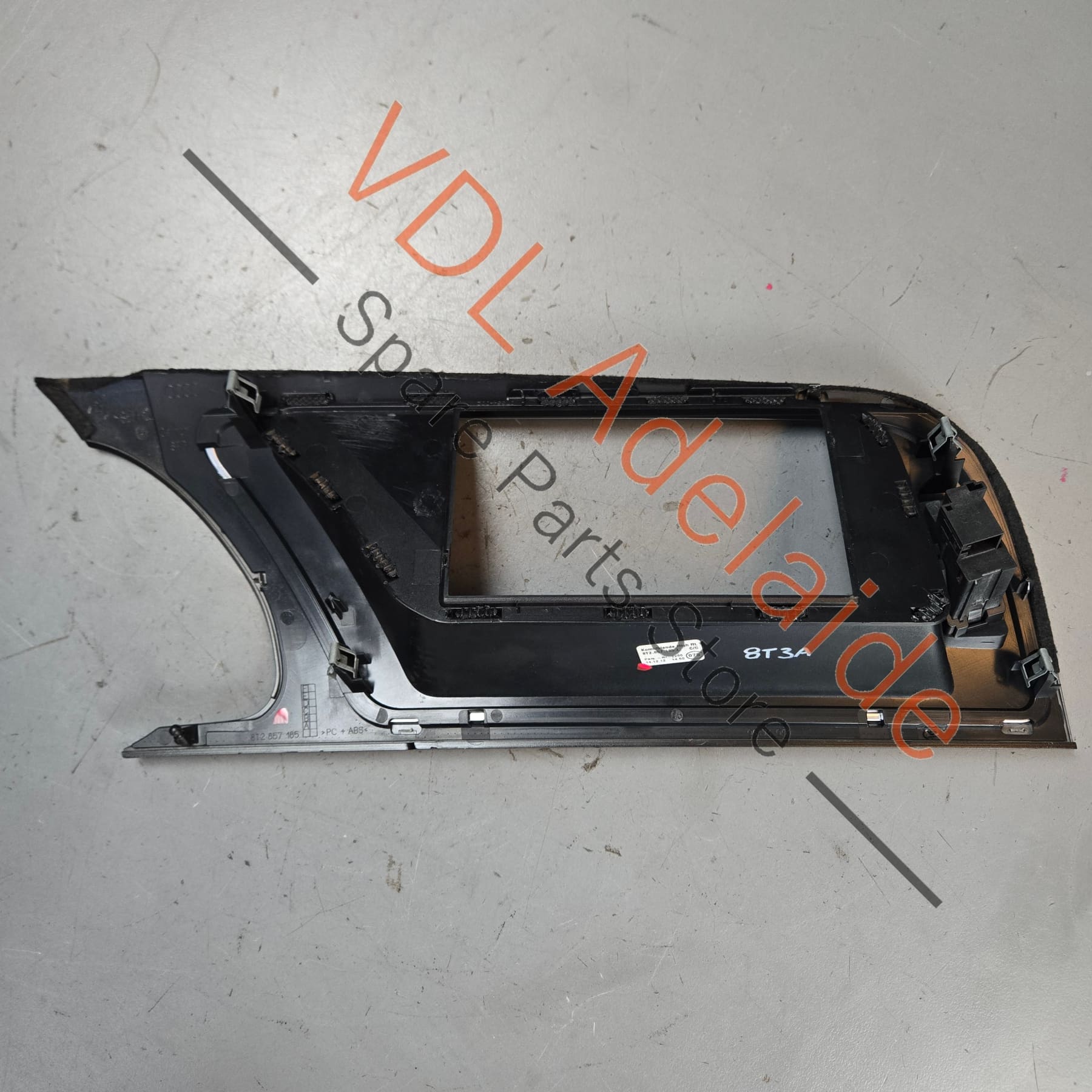 8T2857185AEV58    Audi A5 S5 RS5 Centre Dashboard Trim Gloss Black 8T2857185AE V58