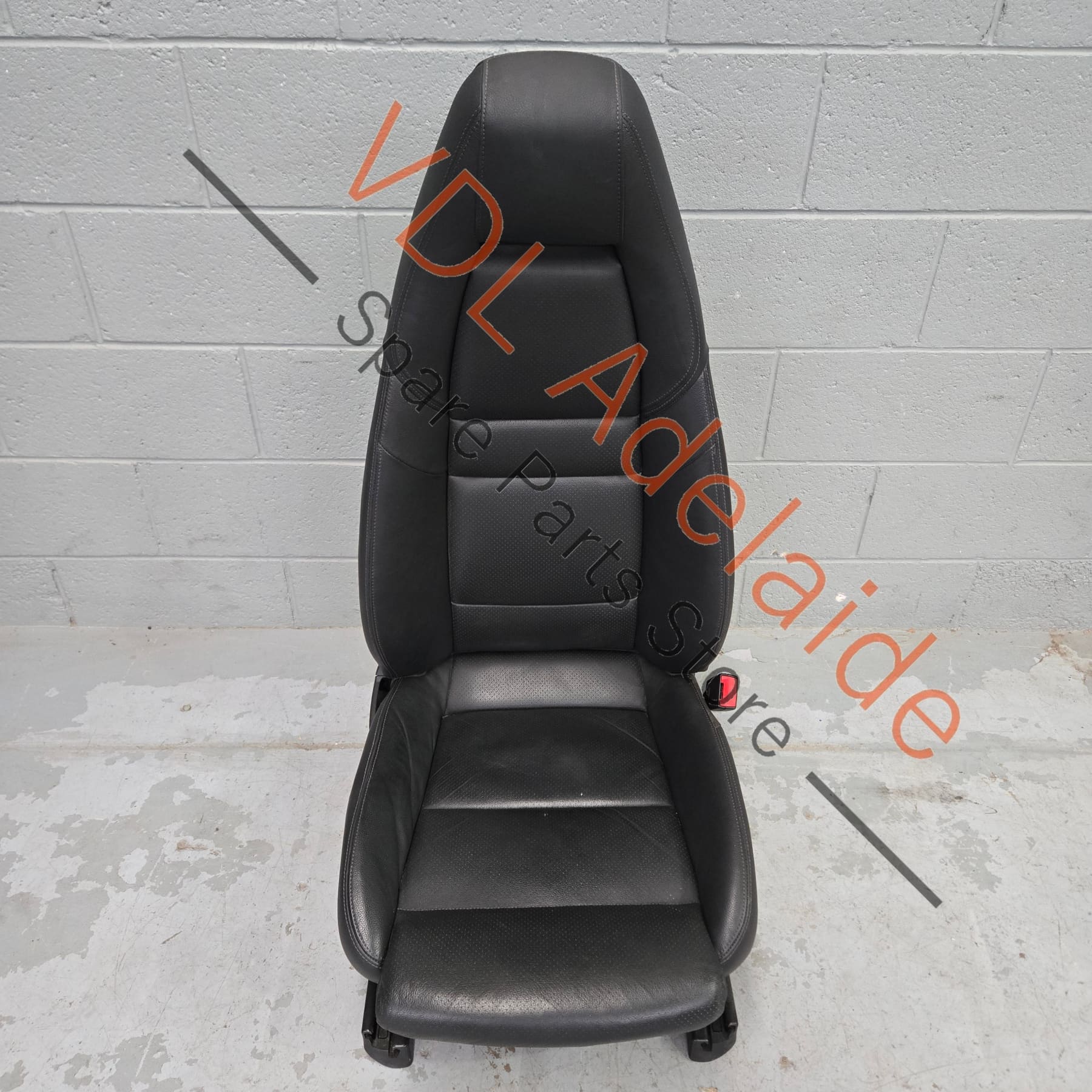 97052114109DAA    Porsche Panamera 970 Black Leather Front Right Drivers Seat