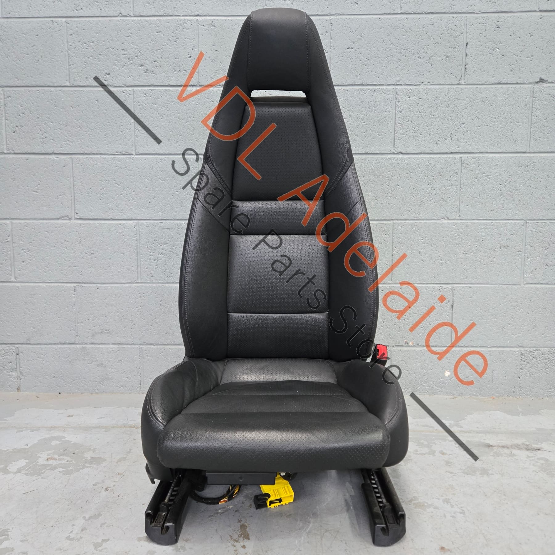 97052114109DAA    Porsche Panamera 970 Black Leather Front Right Drivers Seat
