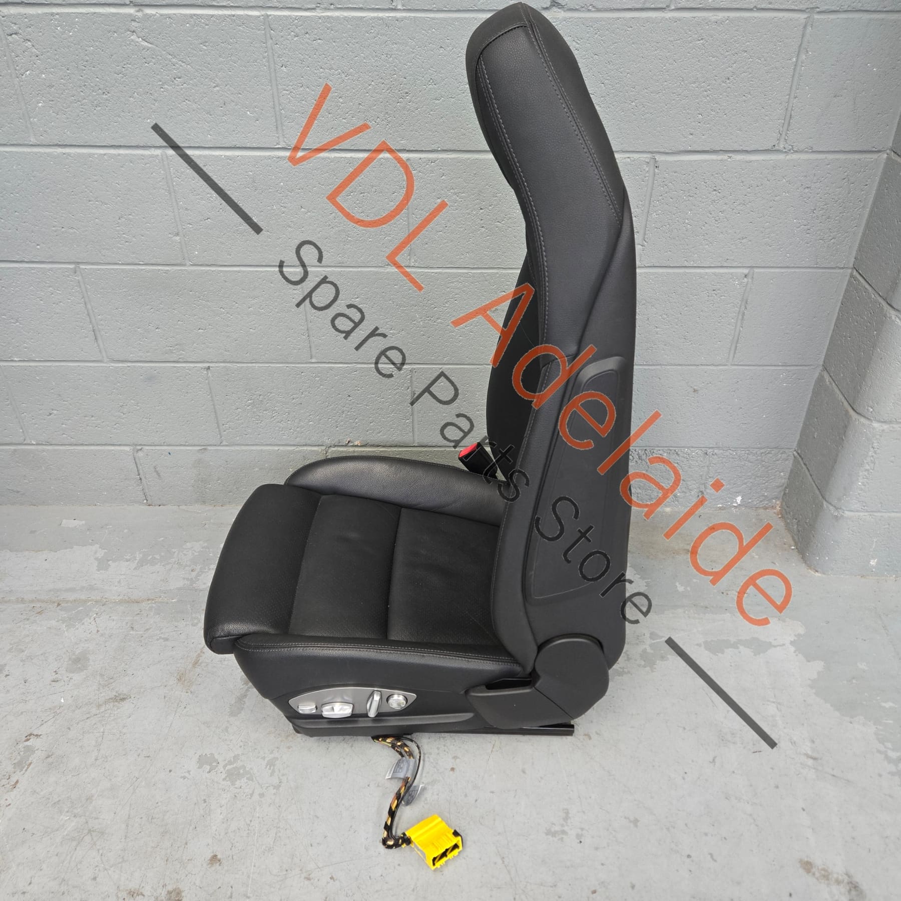97052114109DAA    Porsche Panamera 970 Black Leather Front Left Passengers Seat