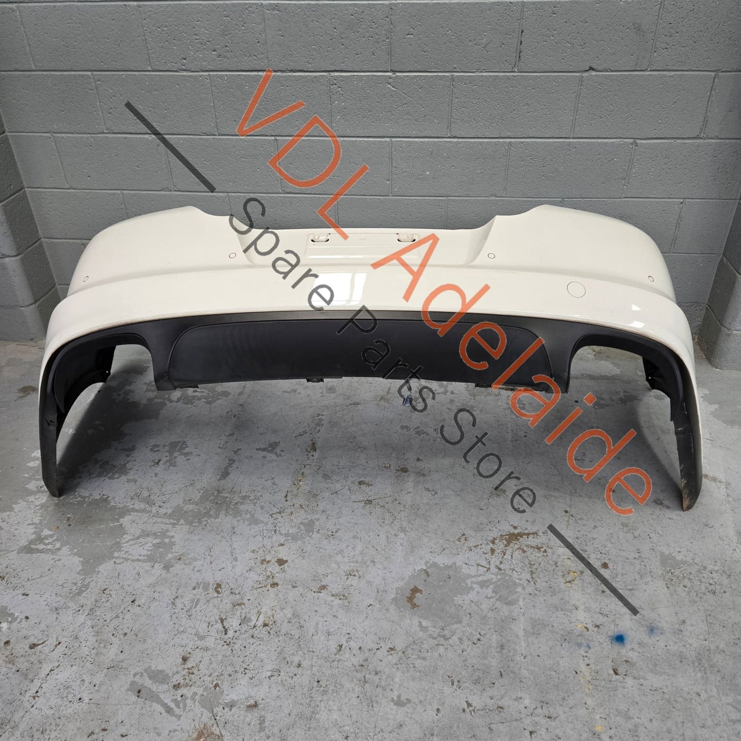 97050595100 97050561105   Porsche Panamera 970 Rear Bumper Assembly & Diffuser 97050595100 97050561105 1E0 Carrara White B9A / B4