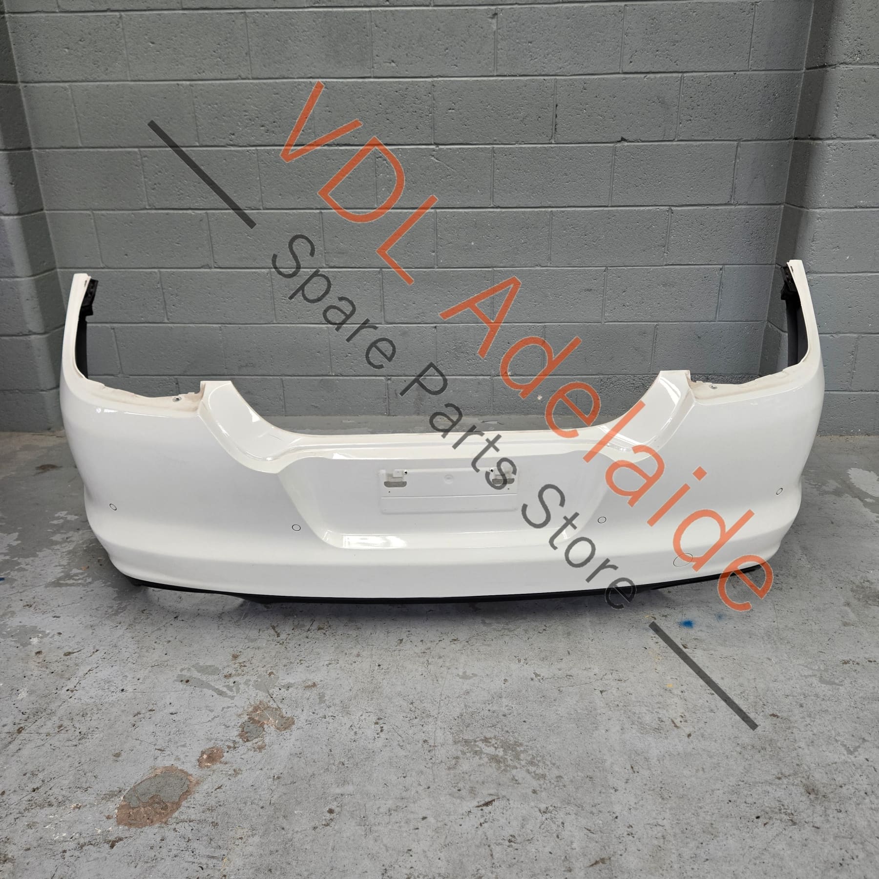 97050595100 97050561105   Porsche Panamera 970 Rear Bumper Assembly & Diffuser 97050595100 97050561105 1E0 Carrara White B9A / B4