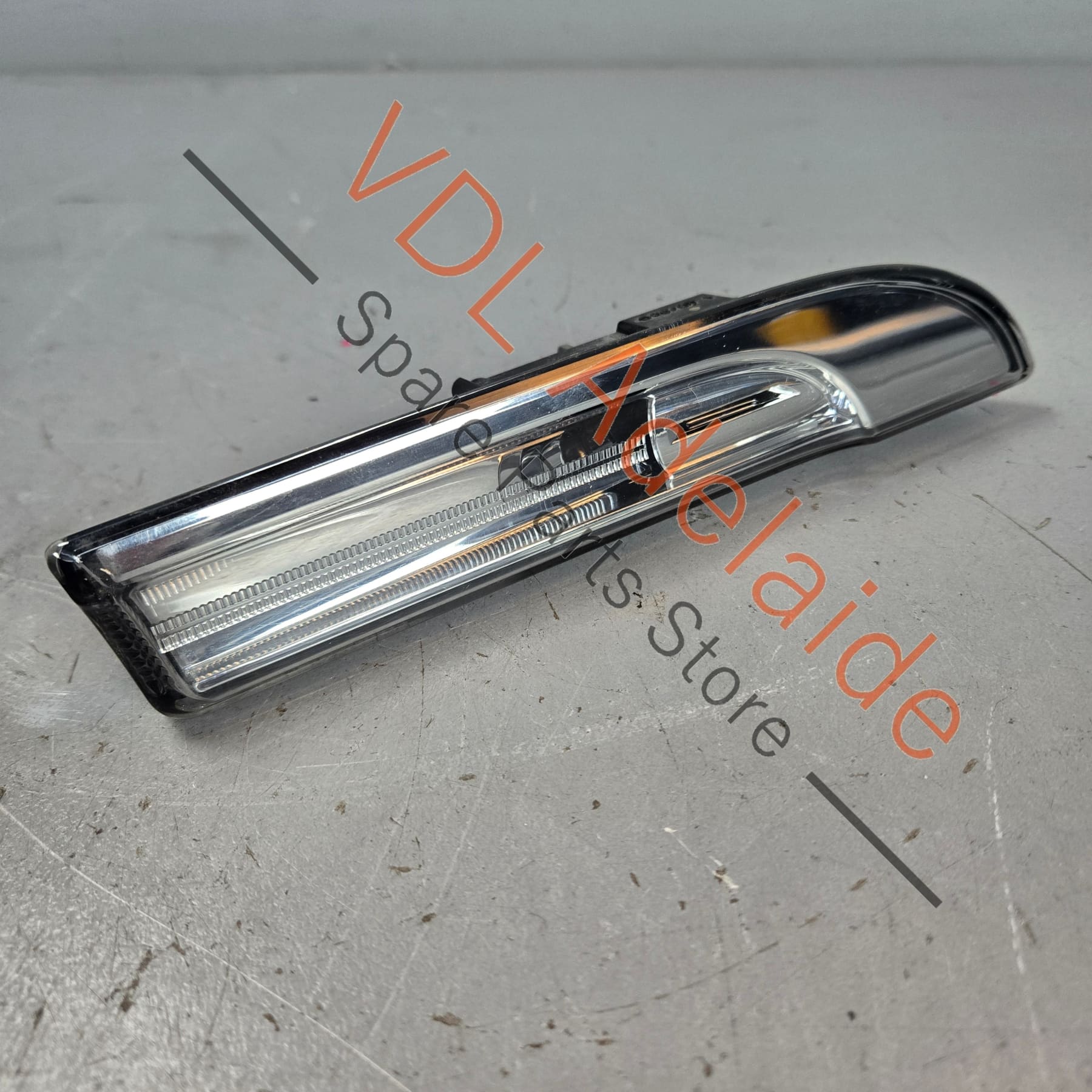 97063103401 97063103402   Porsche Panamera 970 Turn Signal Blinker Flasher Right Side 97063103402