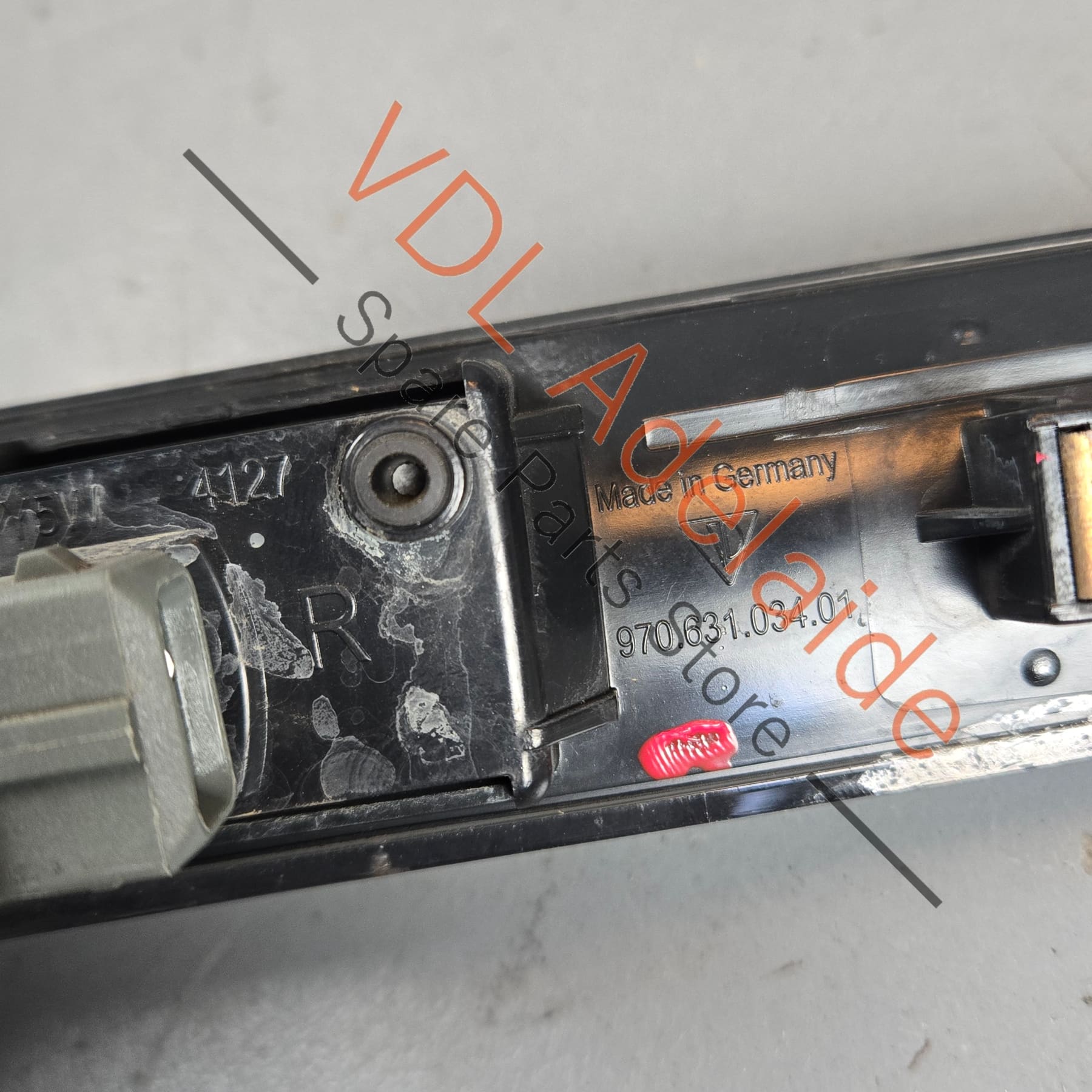 97063103401 97063103402   Porsche Panamera 970 Turn Signal Blinker Flasher Right Side 97063103402