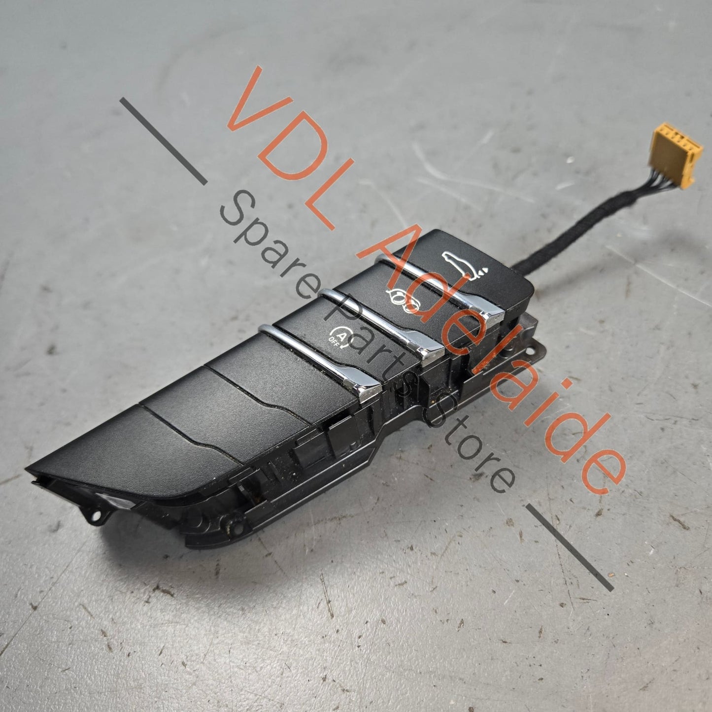 97061347402    Porsche Panamera 970 Spoiler & Exhaust Switch 97061347402