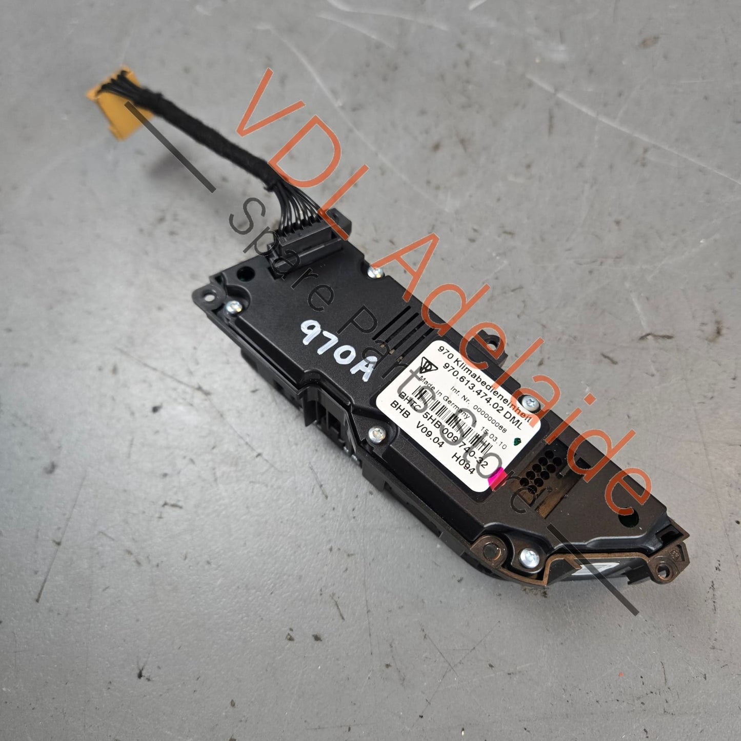 97061347402    Porsche Panamera 970 Spoiler & Exhaust Switch 97061347402
