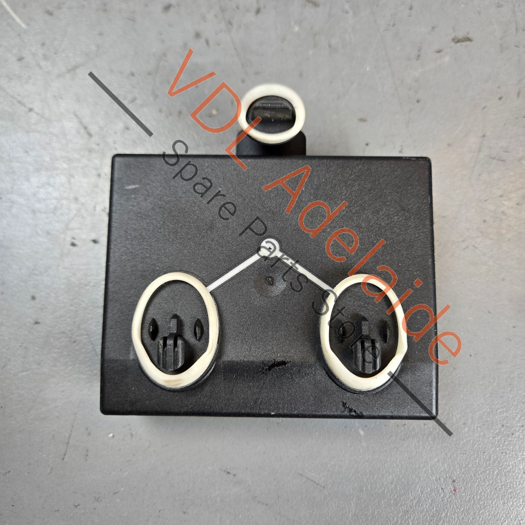 7PP959792R 7PP959792D   Porsche Panamera Passenger Front Door Control Module 7PP959792R 7PP959792D