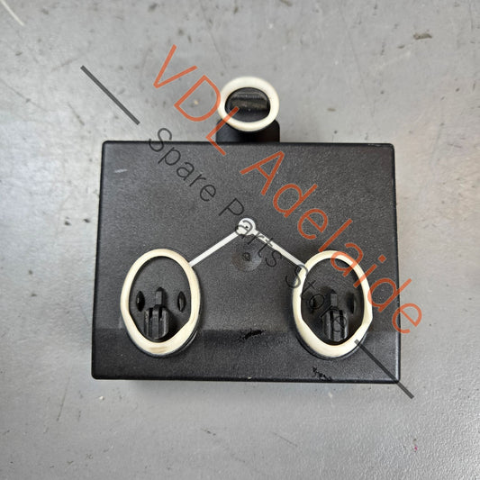 7PP959792R 7PP959792D   Porsche Panamera Passenger Front Door Control Module 7PP959792R 7PP959792D