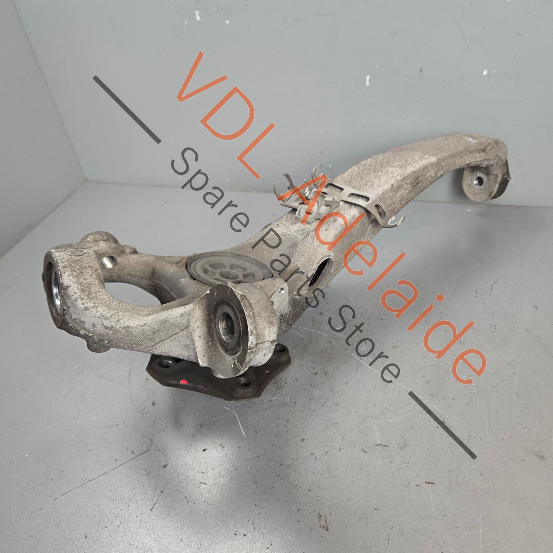 97034115805 97034115803   Porsche Panamera 970 Front Right Suspension Hub Bearing Housing 97034115803 97034115804 97034115805