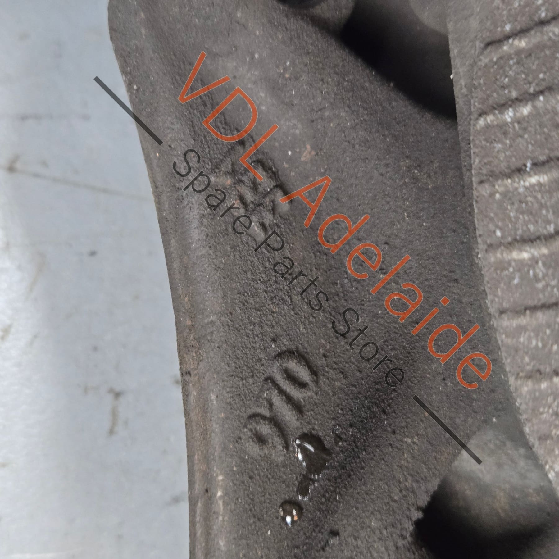 97034115805 97034115803   Porsche Panamera 970 Front Right Suspension Hub Bearing Housing 97034115803 97034115804 97034115805