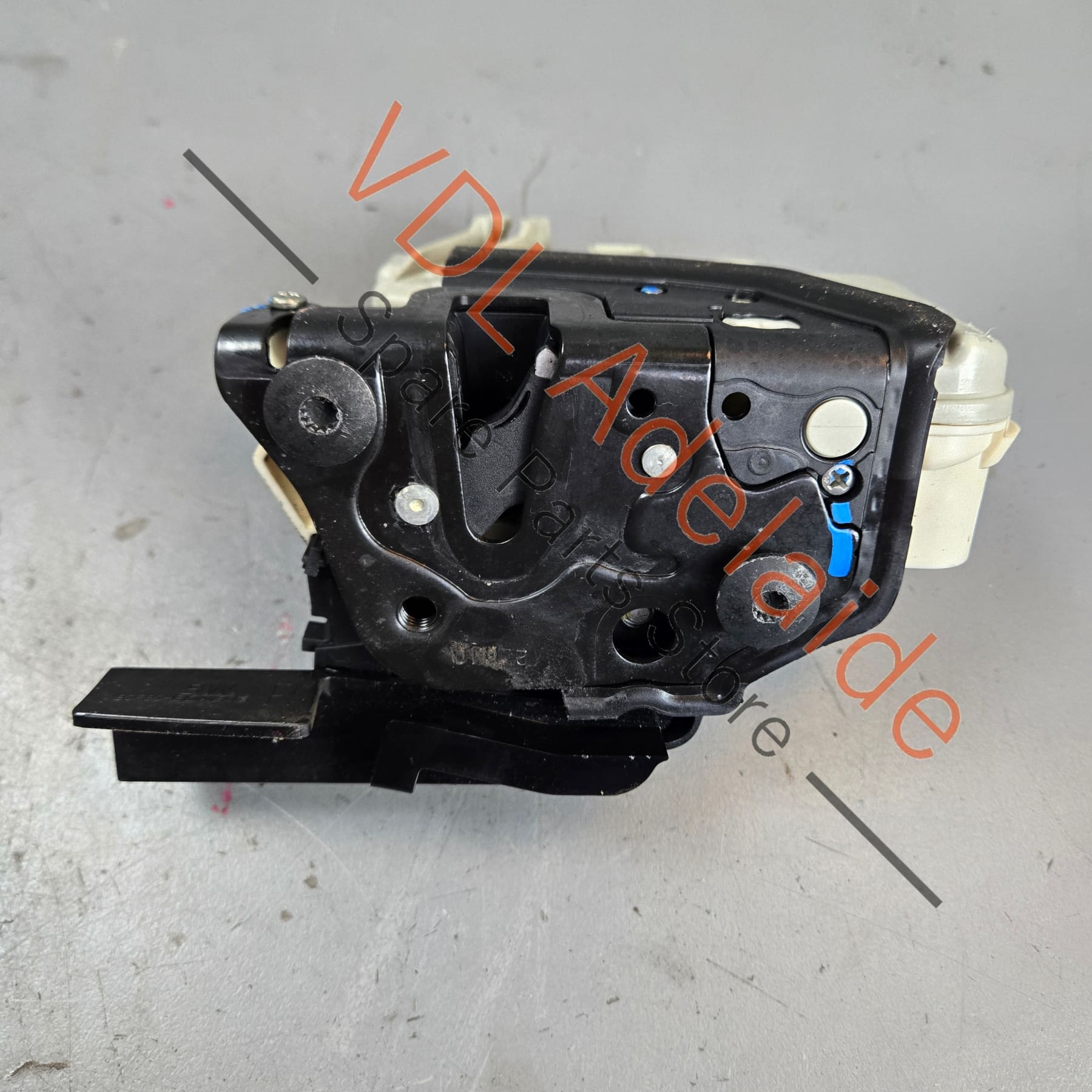 8J2837016A 9A783741601   Porsche Panamera 970 Right Front Door Lock 9A783741601 8J2837016A