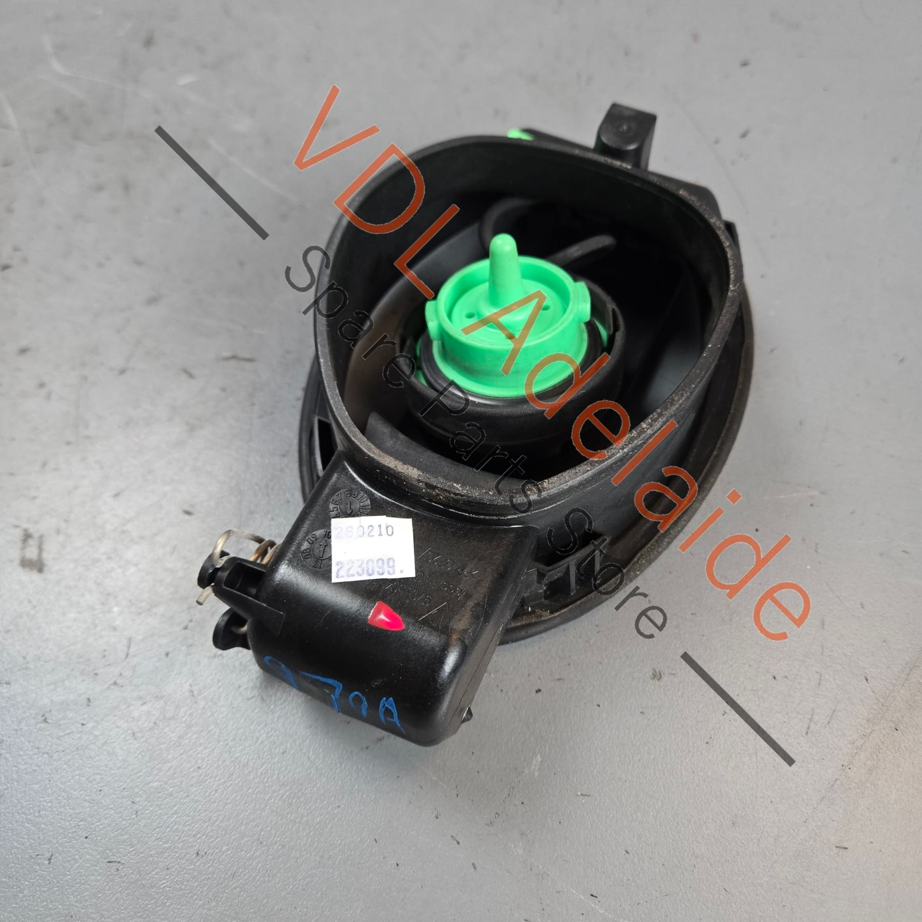 97050419406    Porsche Panamera 970 Fuel Filler Lid Cap Flap Backing 97050419406