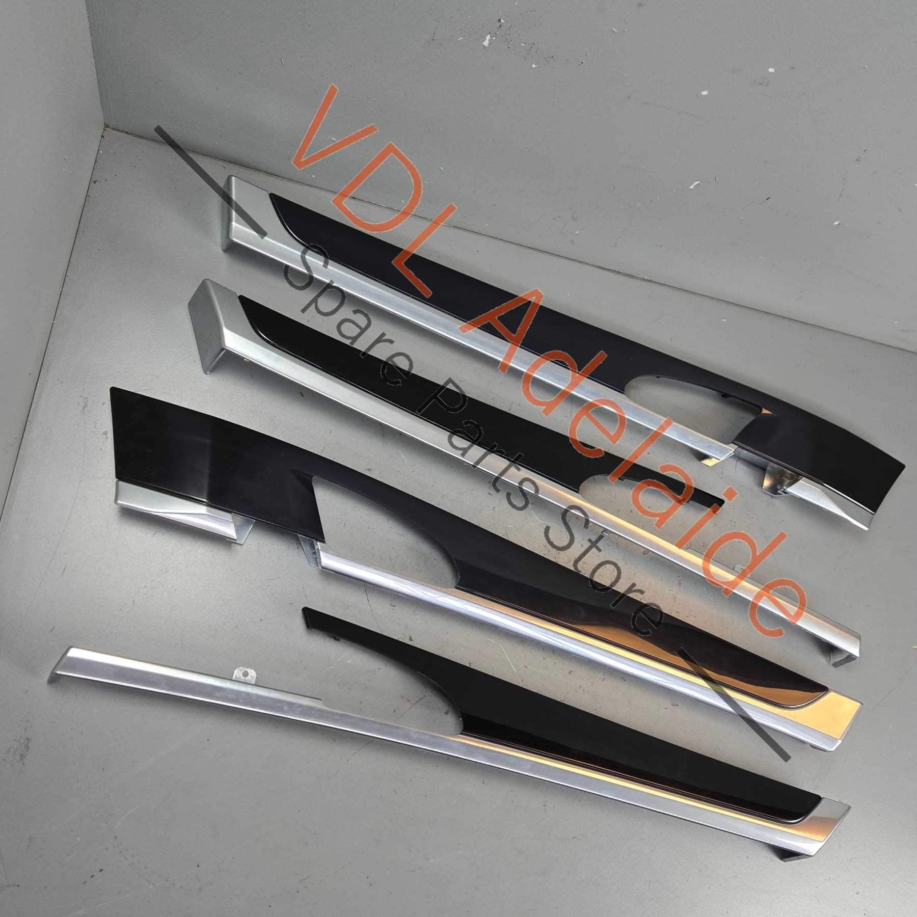 97055538100A61 97055538200A61 97055538300A61 97055538400A61 Porsche Panamera 970 Set of Gloss Black Door Trim Inserts